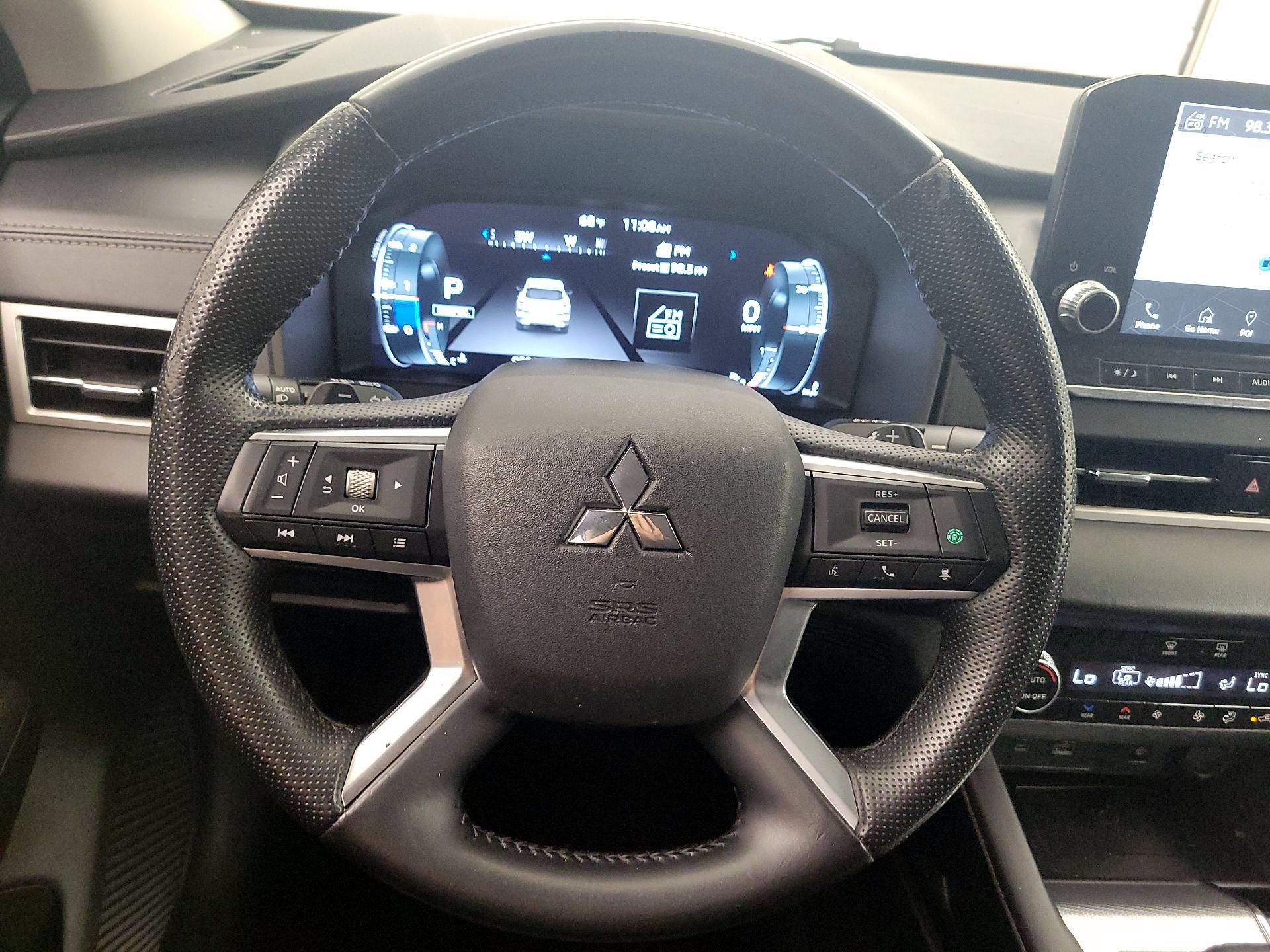 Thumbnail: 2022 Mitsubishi Outlander - 10