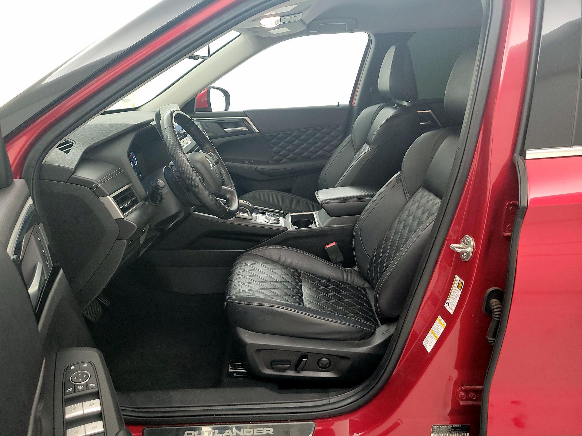 Thumbnail: 2022 Mitsubishi Outlander - 11