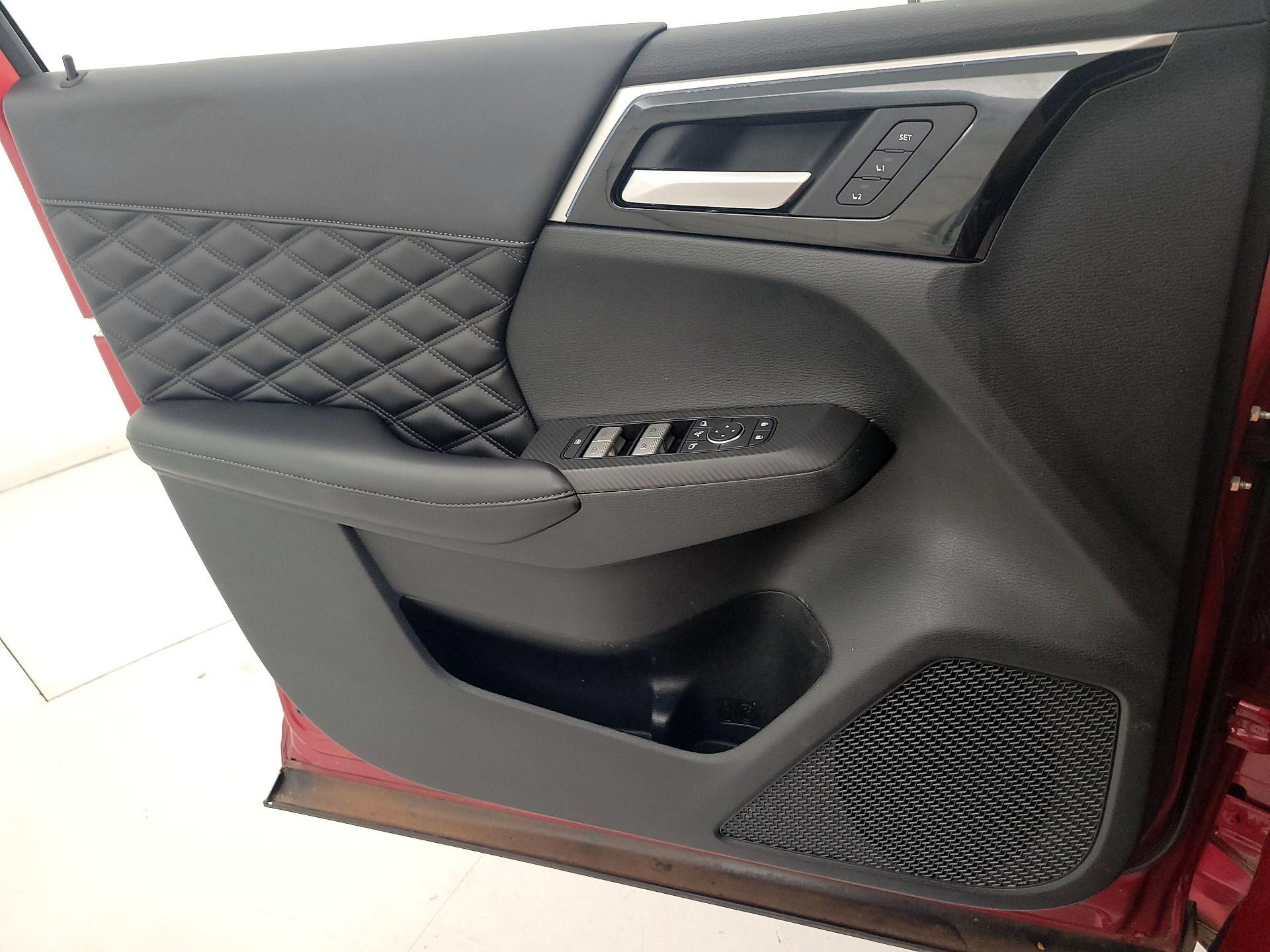 Thumbnail: 2022 Mitsubishi Outlander - 12