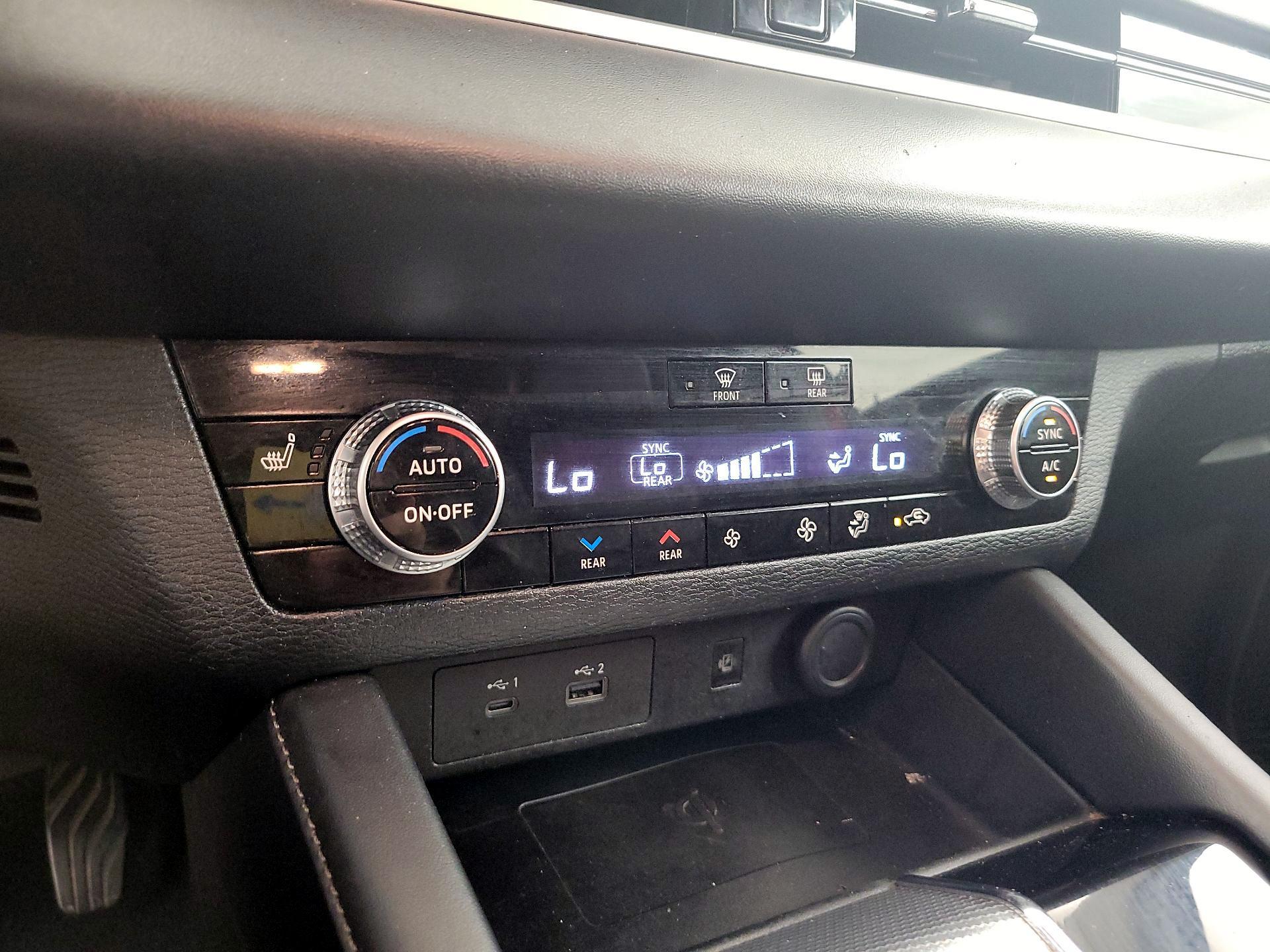 Thumbnail: 2022 Mitsubishi Outlander - 17