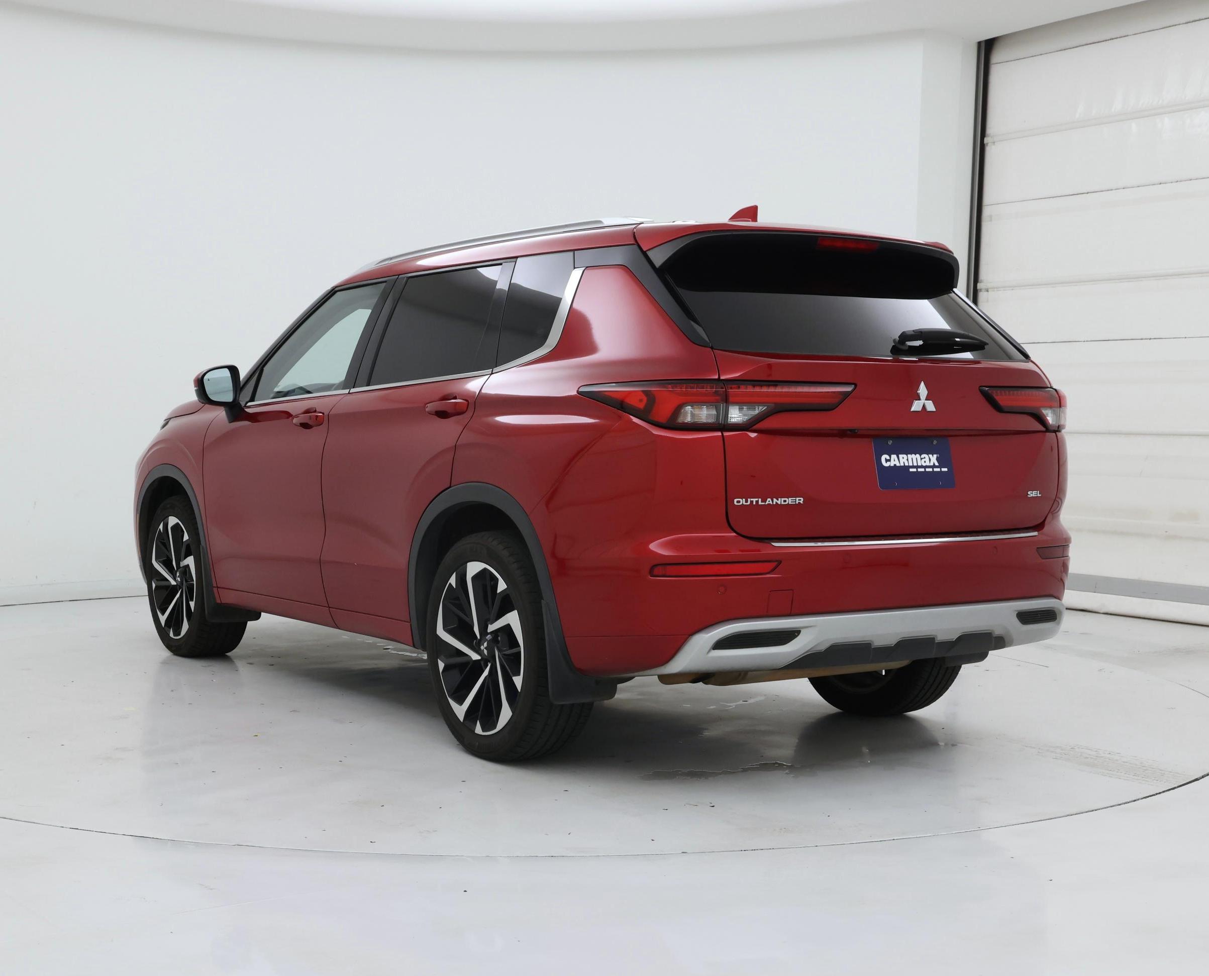 Thumbnail: 2022 Mitsubishi Outlander - 2