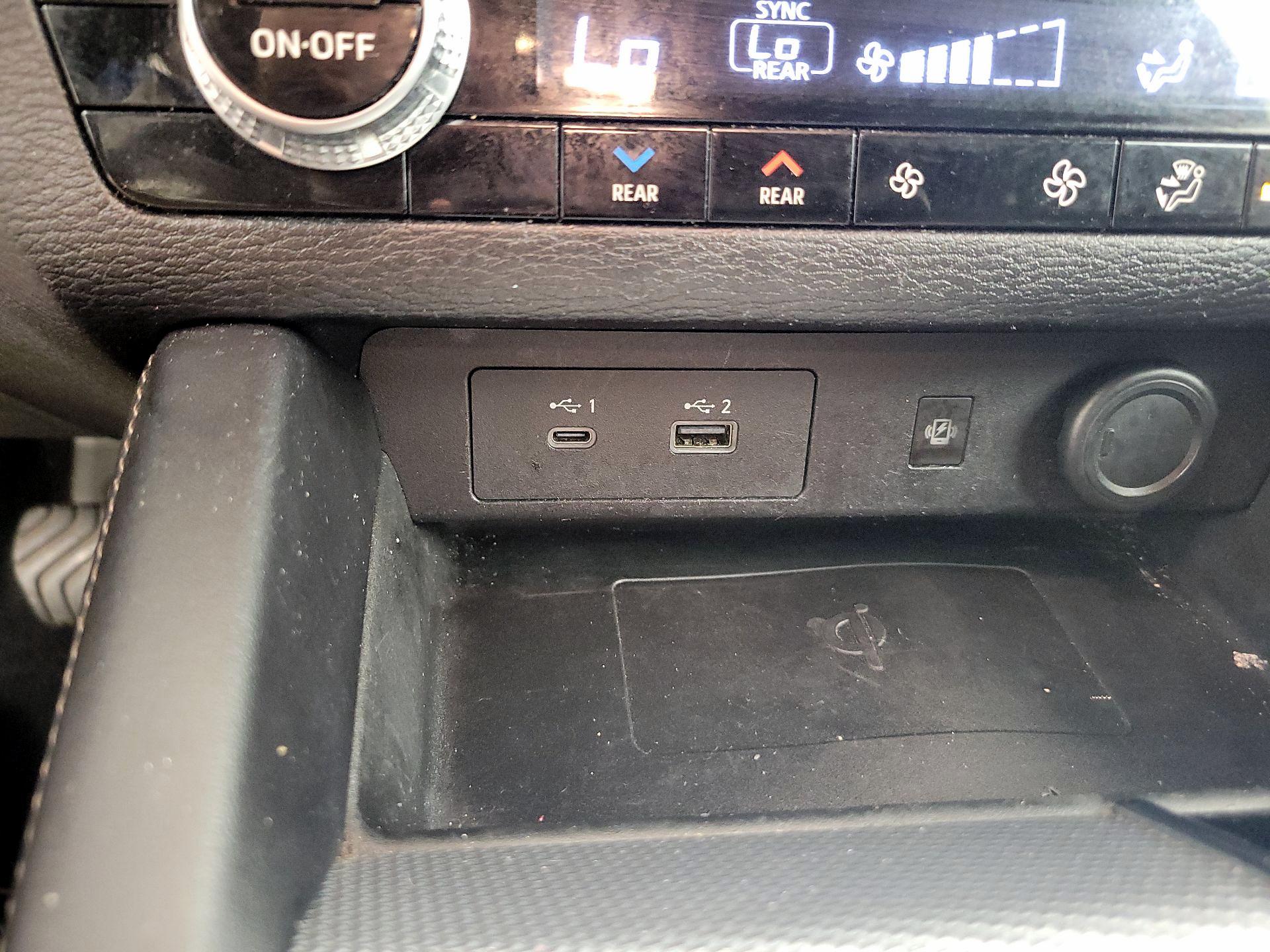 Thumbnail: 2022 Mitsubishi Outlander - 19