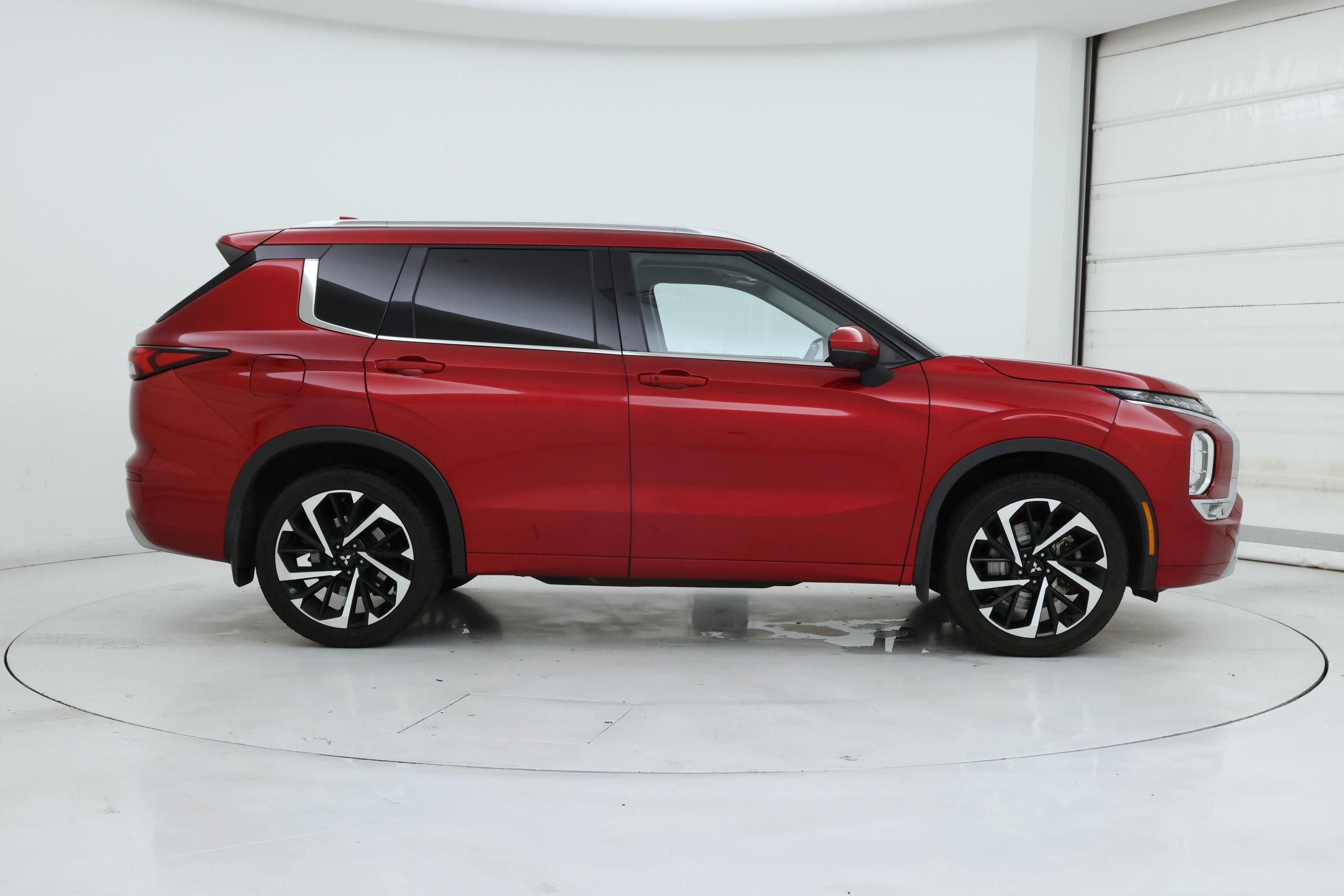 Thumbnail: 2022 Mitsubishi Outlander - 7