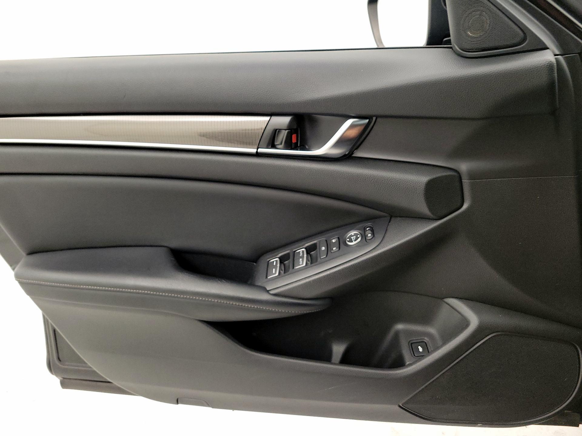 Thumbnail: 2018 Honda Accord - 12