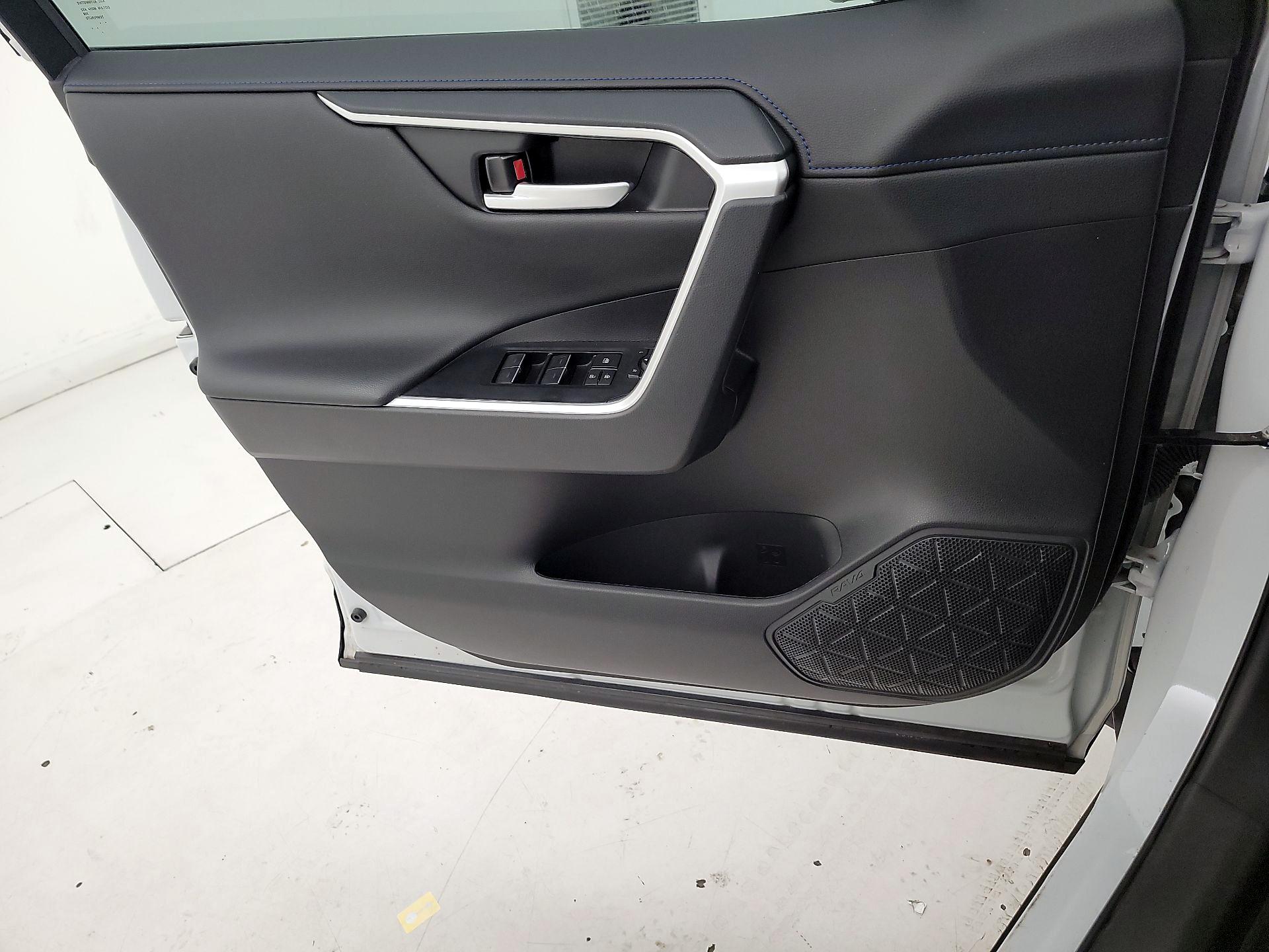 Thumbnail: 2024 Toyota RAV4 - 12