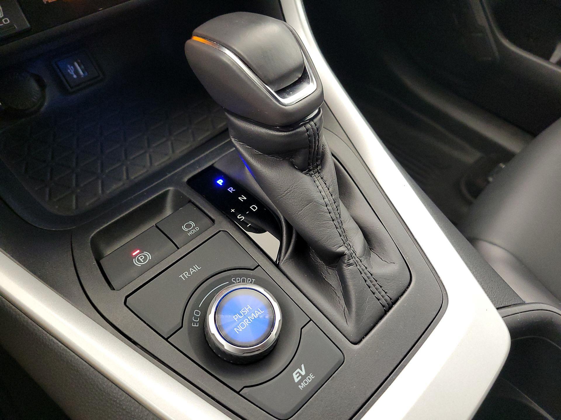 Thumbnail: 2024 Toyota RAV4 - 17