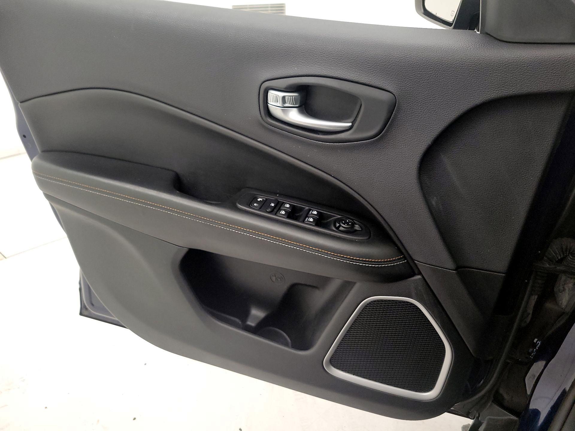 Thumbnail: 2017 Jeep Compass - 12