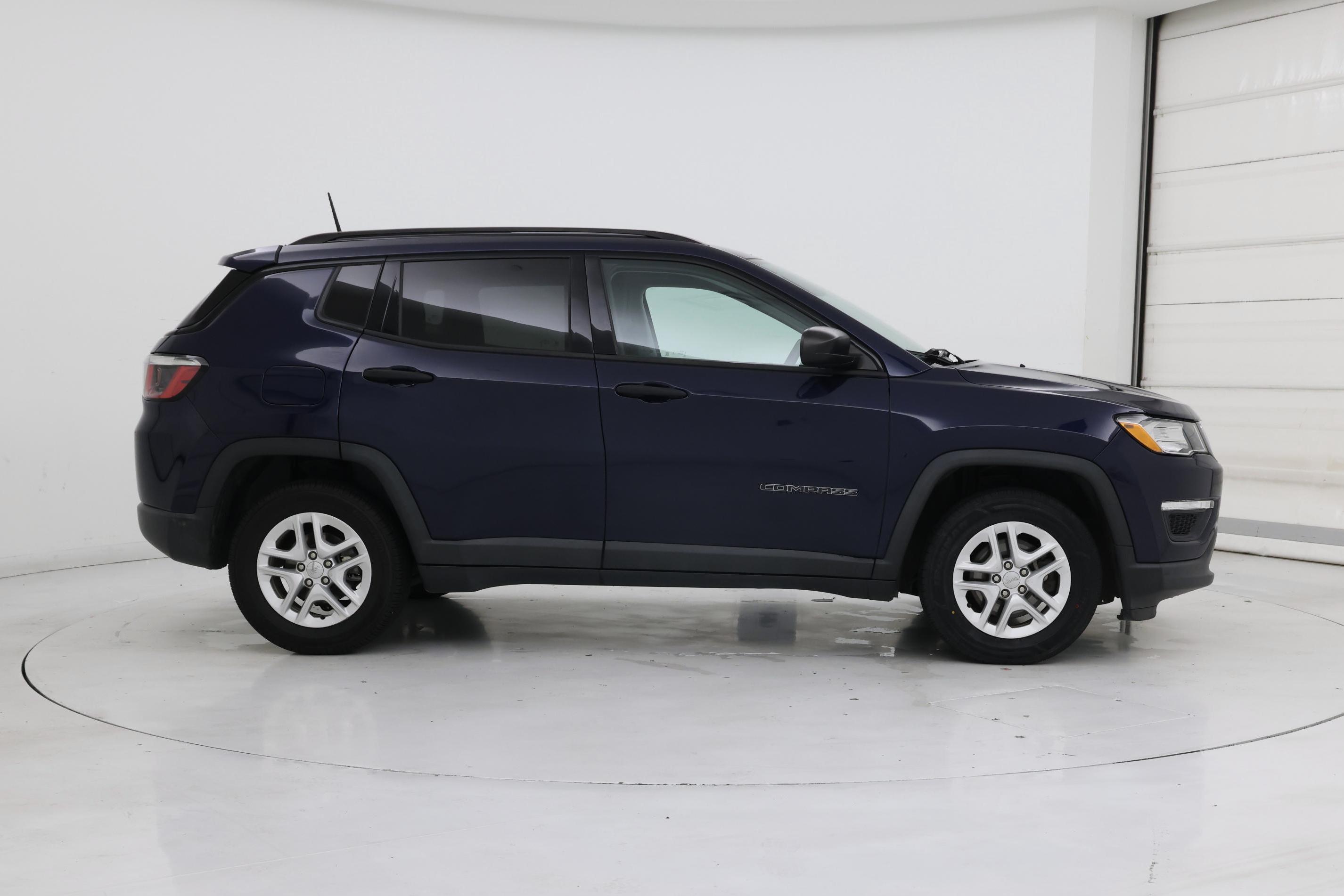Thumbnail: 2017 Jeep Compass - 7