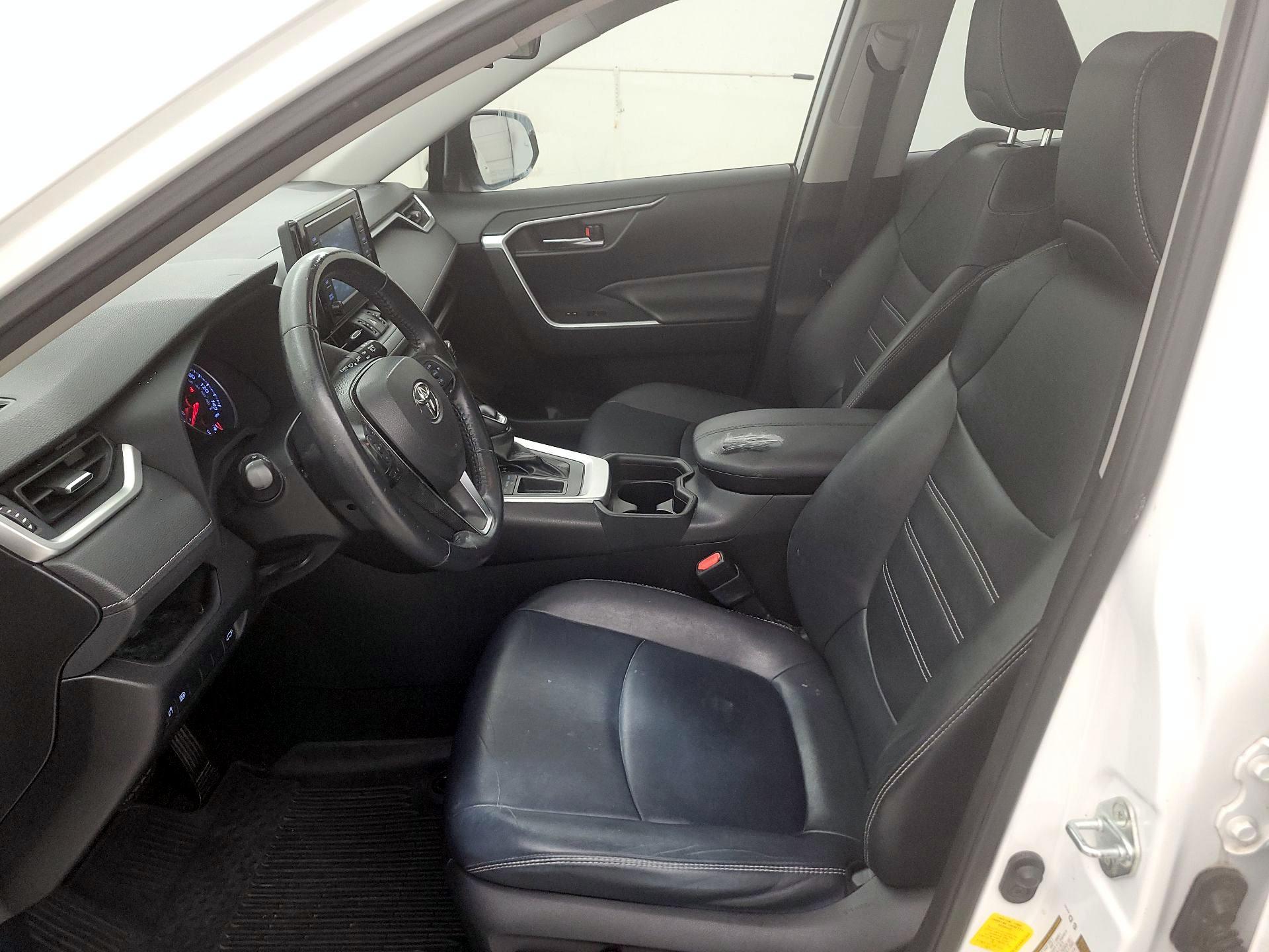 Thumbnail: 2019 Toyota RAV4 - 11