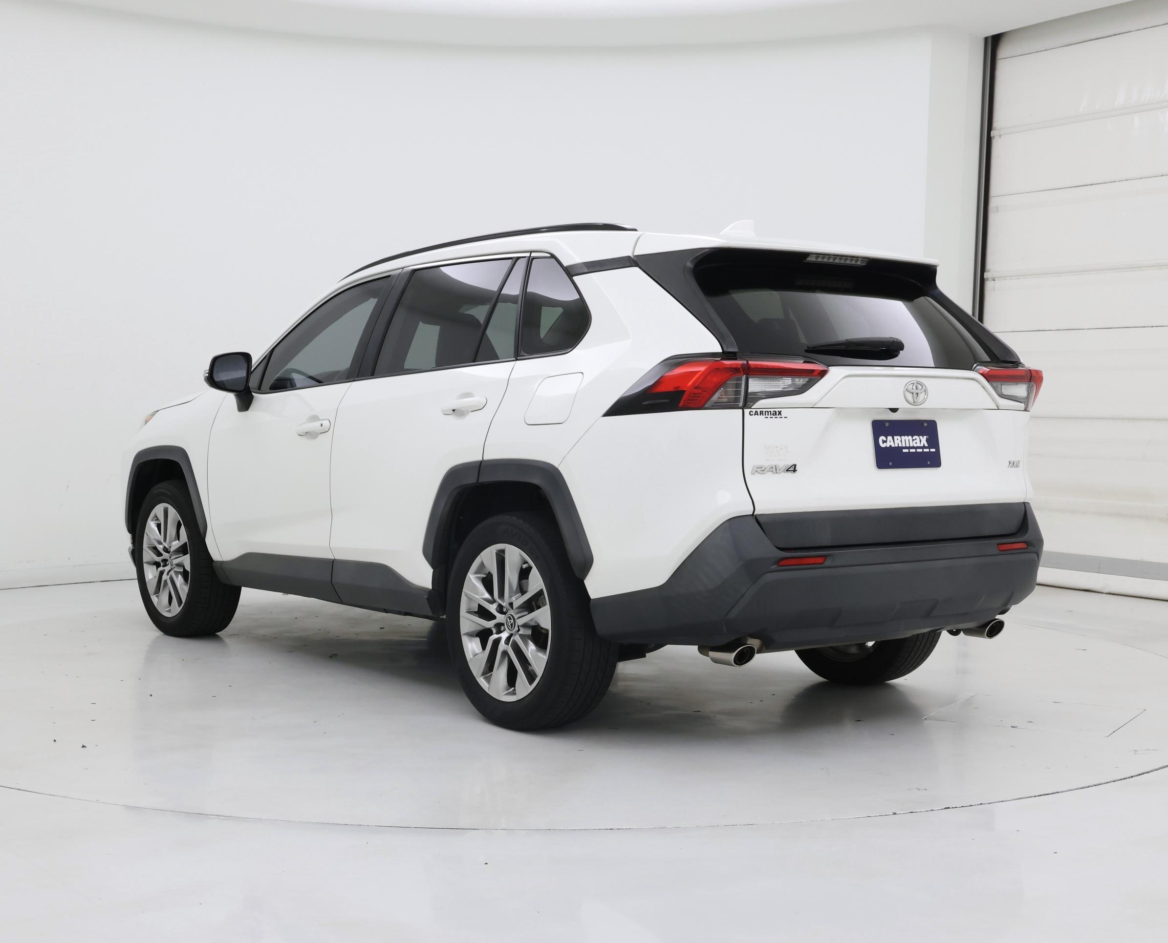 Thumbnail: 2019 Toyota RAV4 - 2