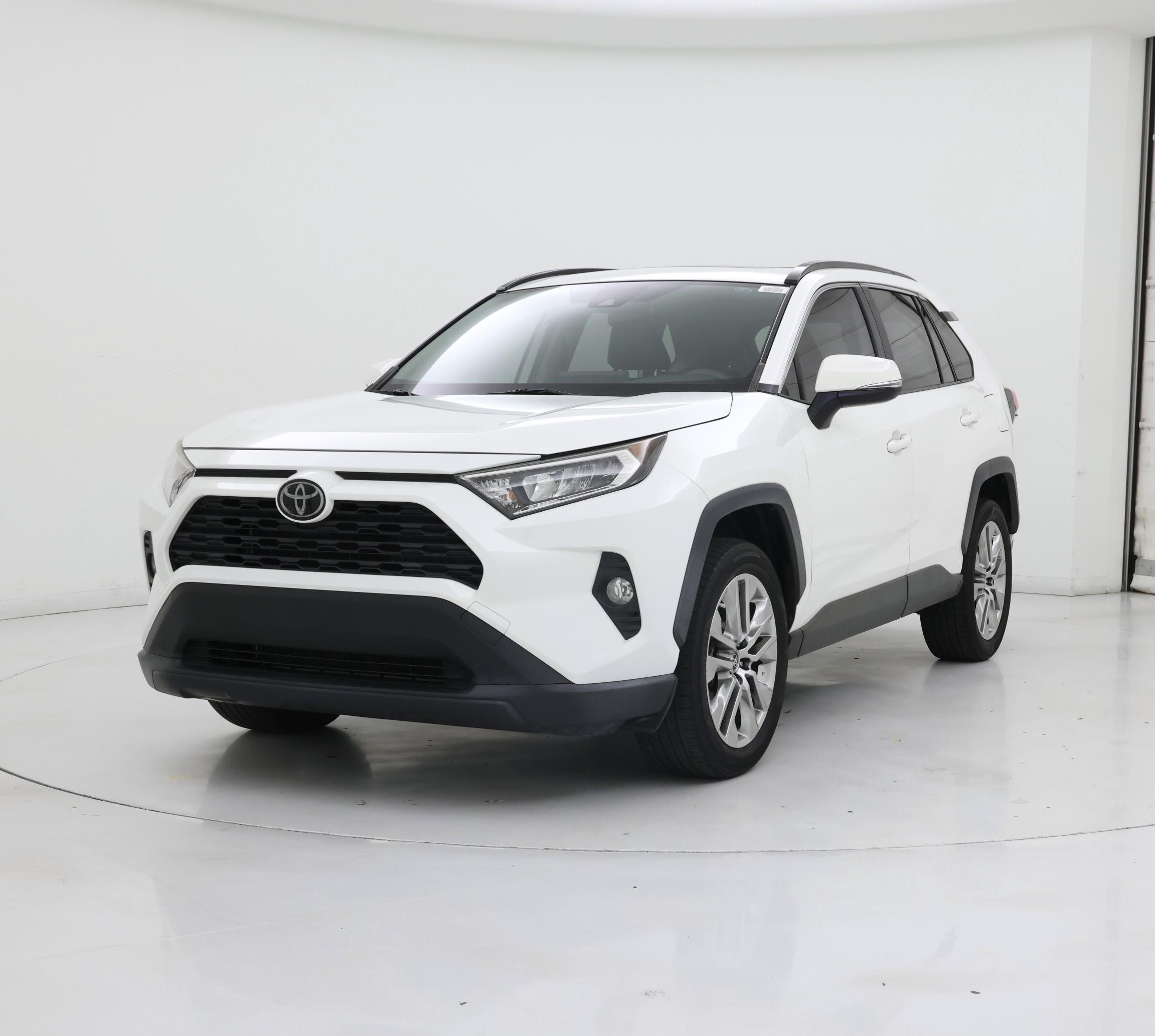 Thumbnail: 2019 Toyota RAV4 - 4