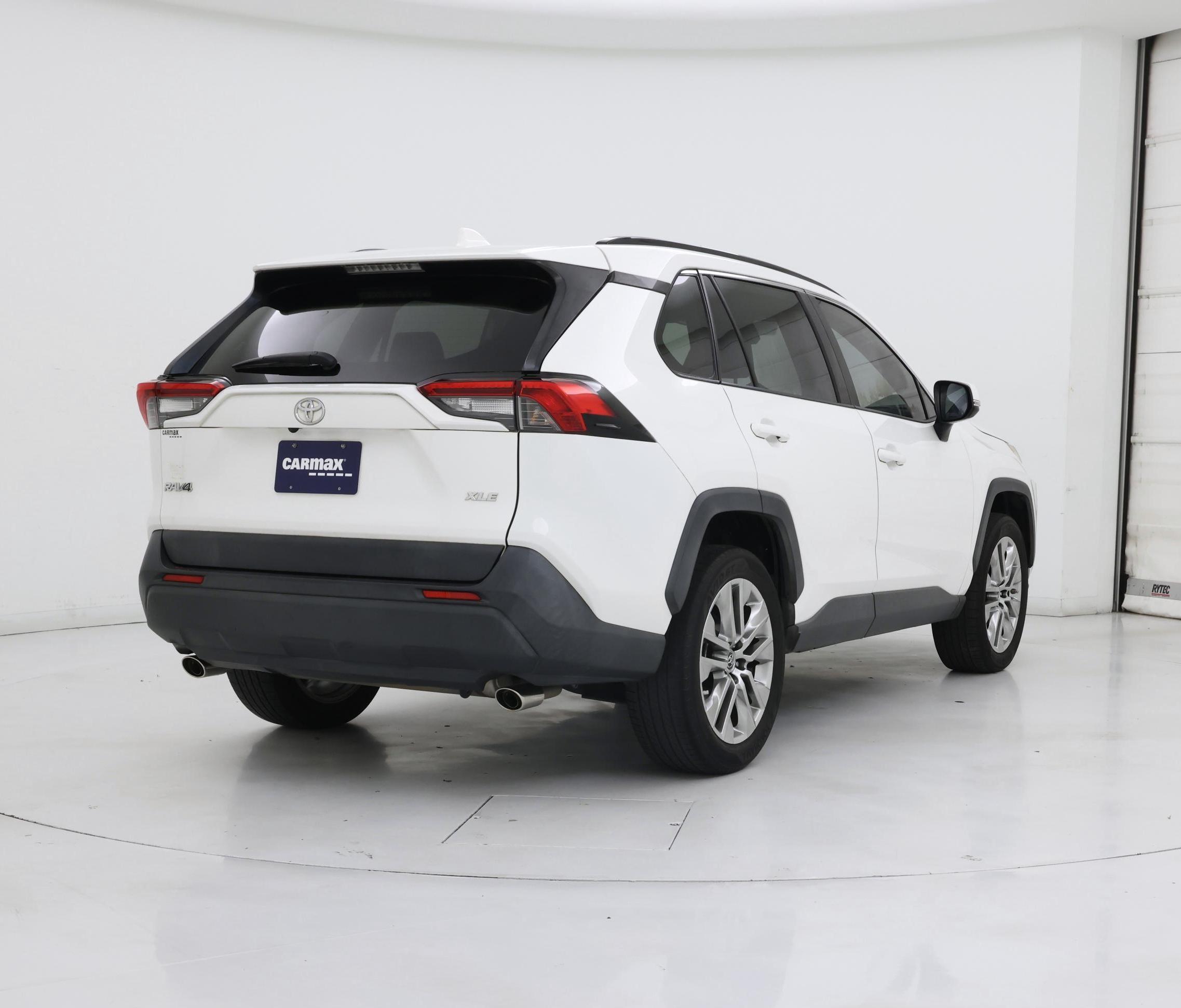 Thumbnail: 2019 Toyota RAV4 - 8