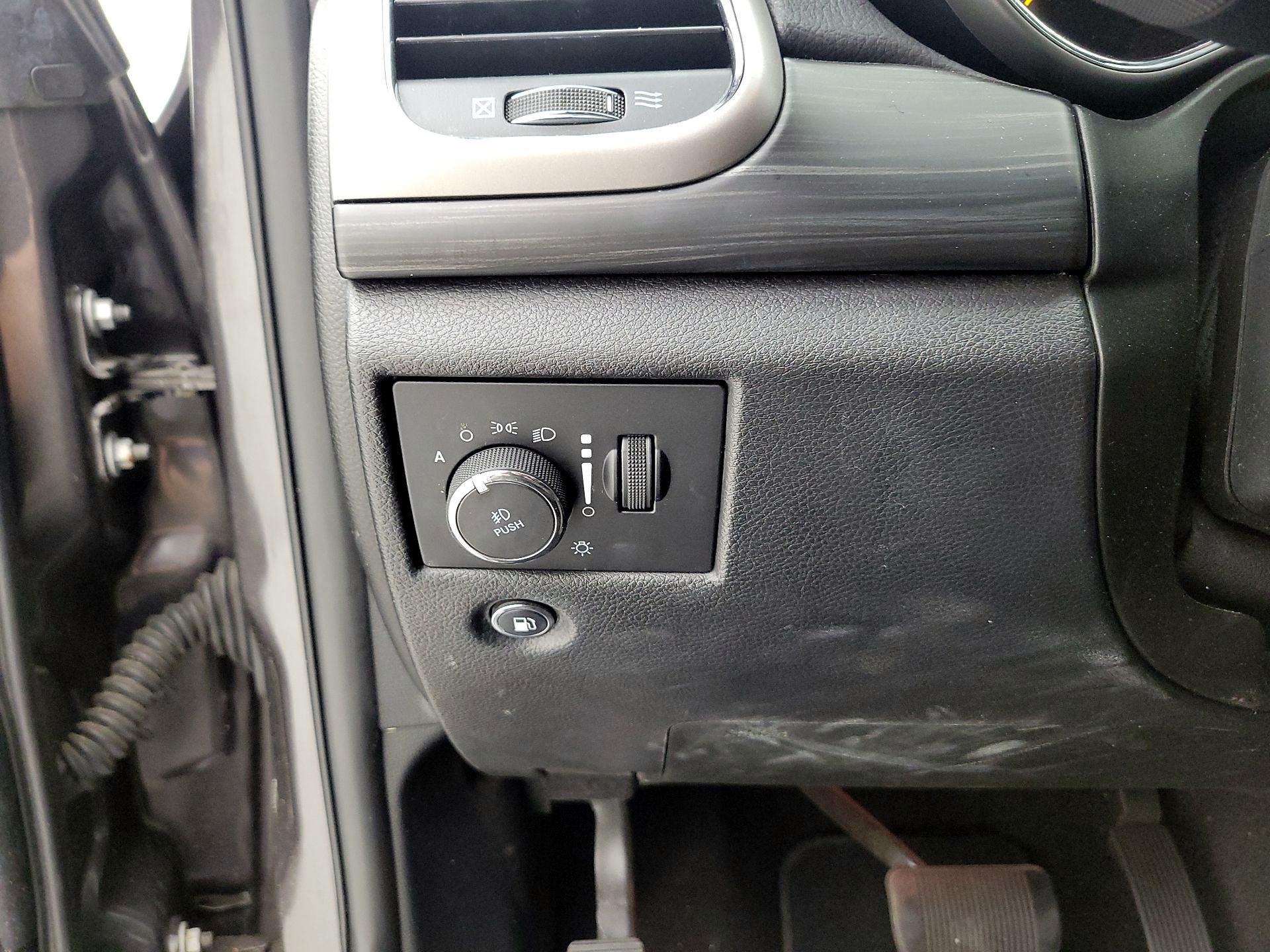 Thumbnail: 2020 Jeep Grand Cherokee - 13