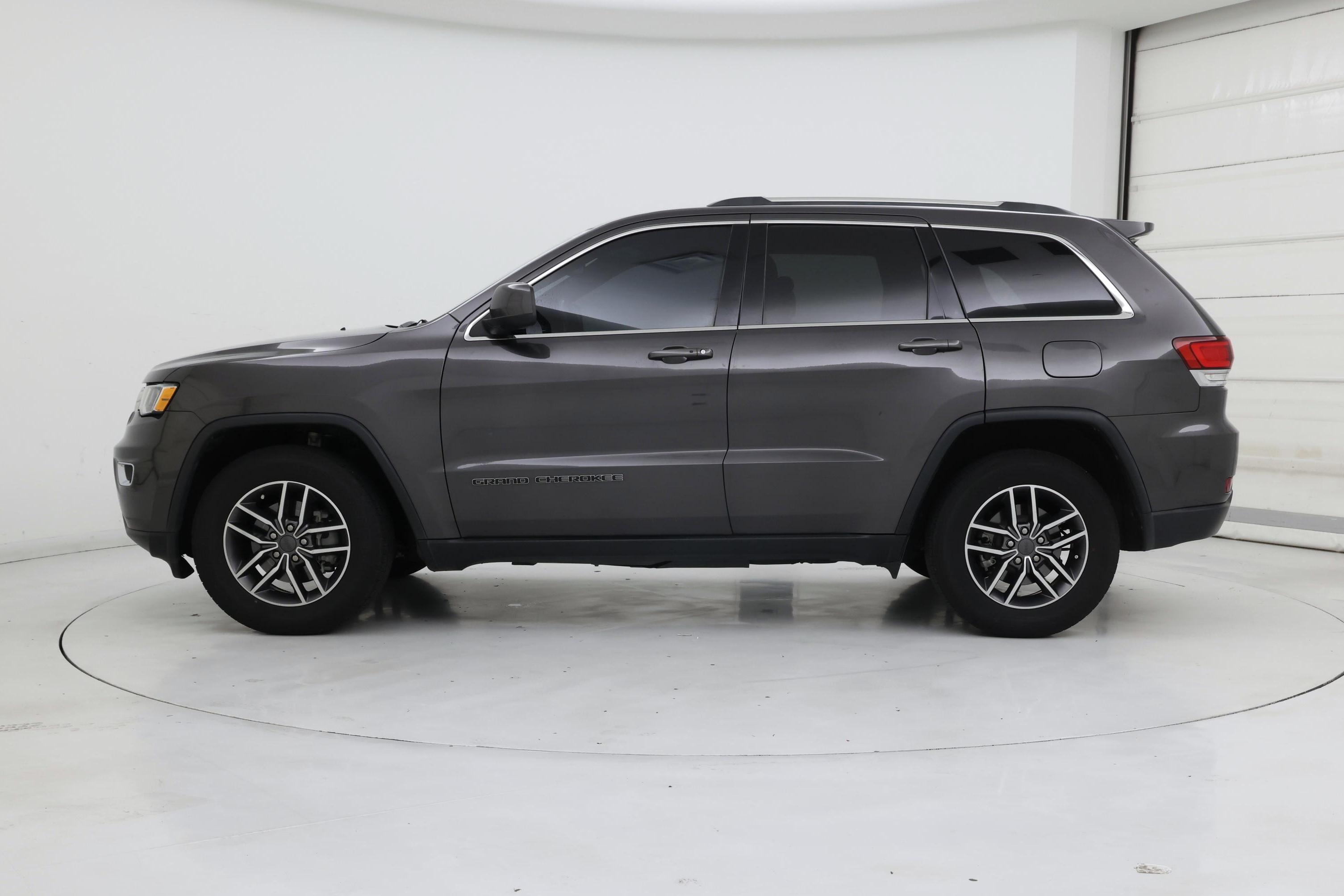 Thumbnail: 2020 Jeep Grand Cherokee - 3