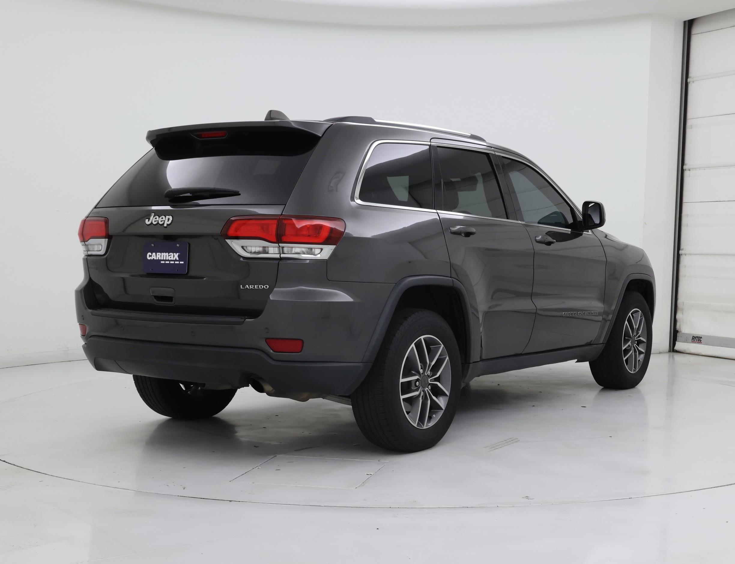 Thumbnail: 2020 Jeep Grand Cherokee - 8