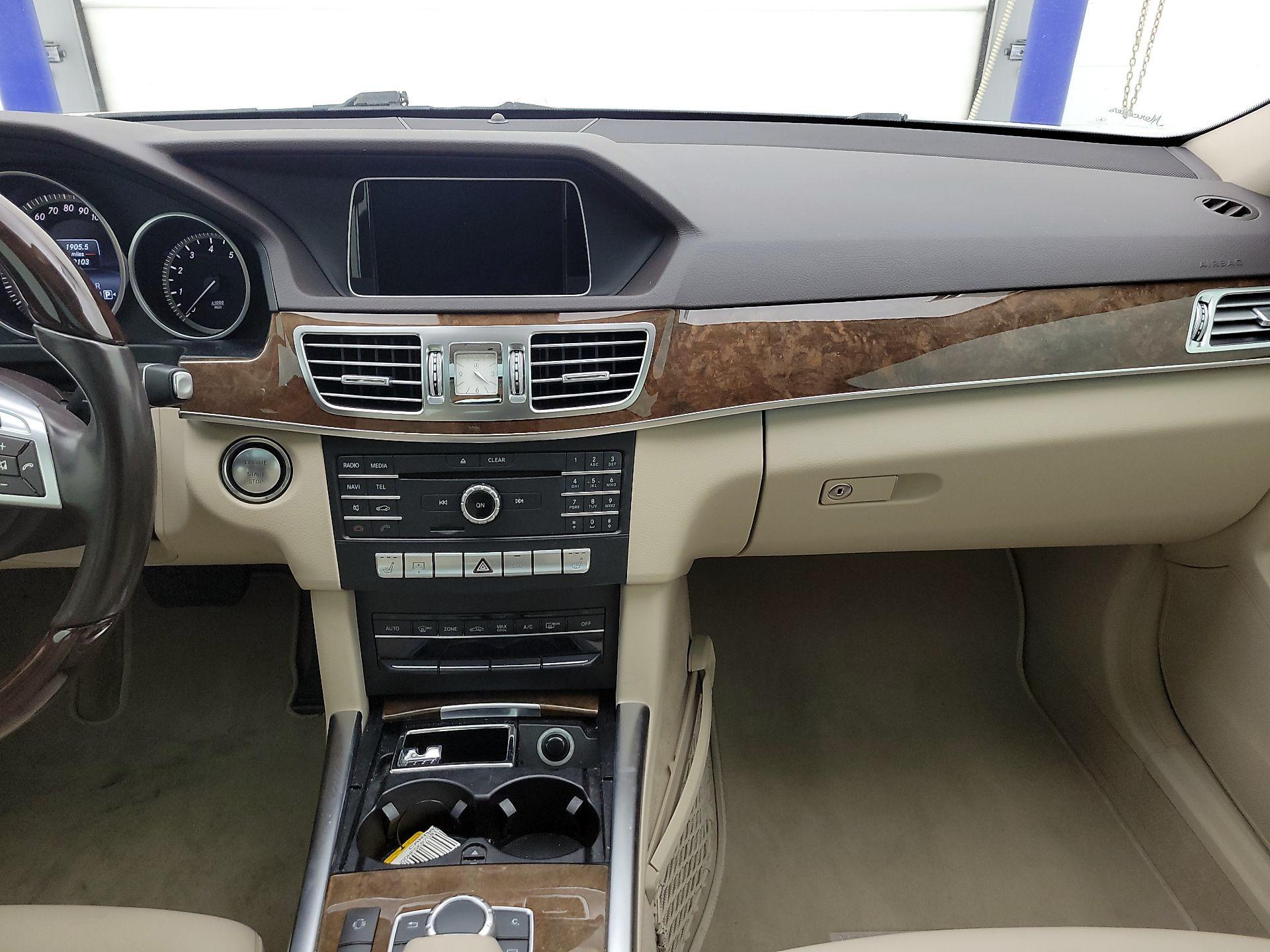 Thumbnail: 2016 Mercedes-Benz E-Class - 9