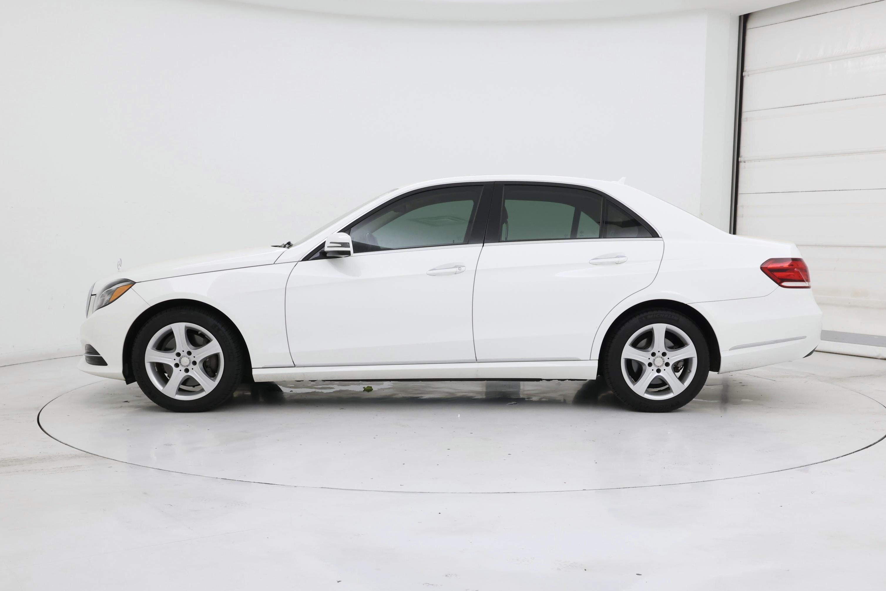Thumbnail: 2016 Mercedes-Benz E-Class - 3