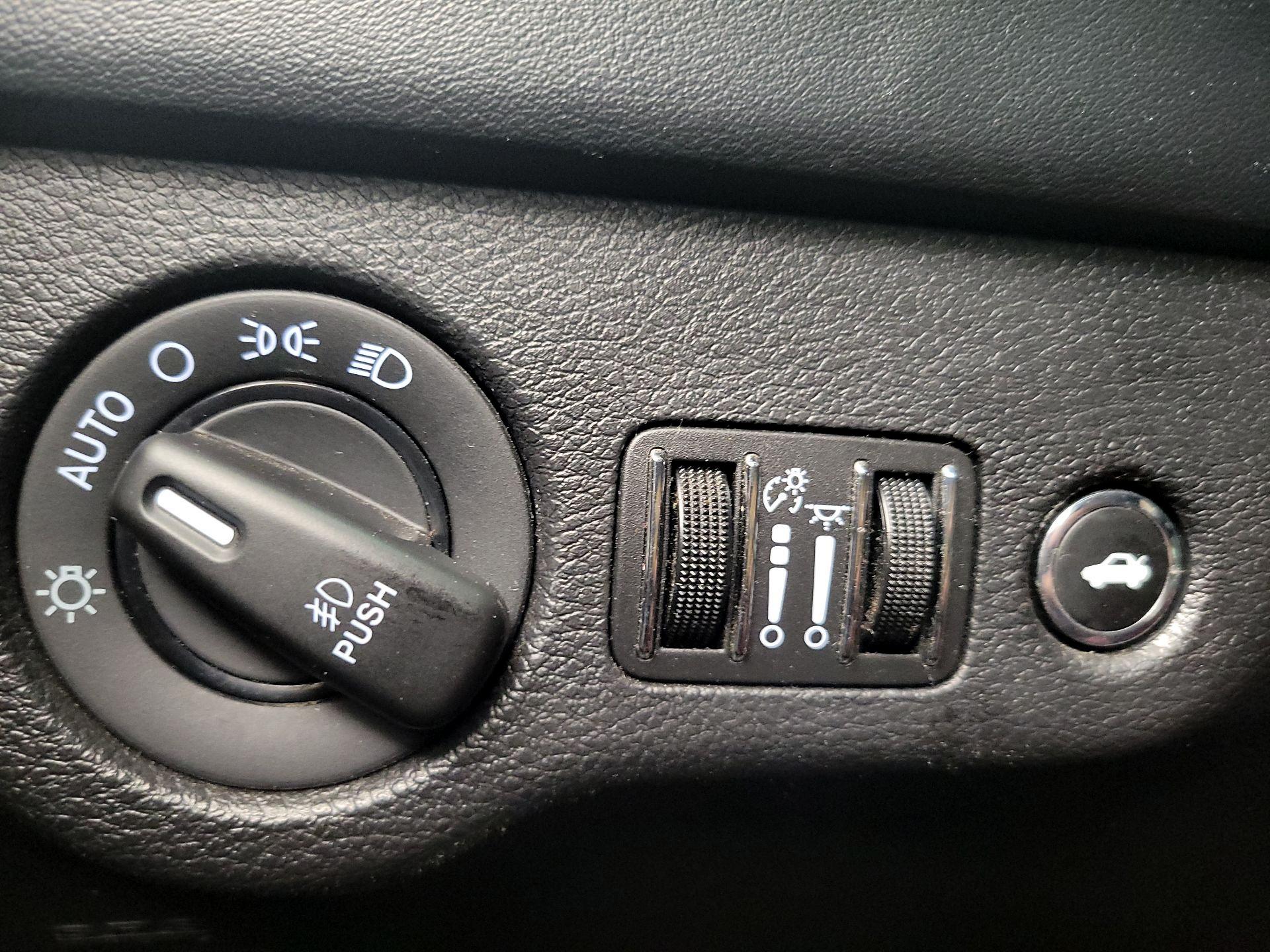 Thumbnail: 2019 Dodge Charger - 13