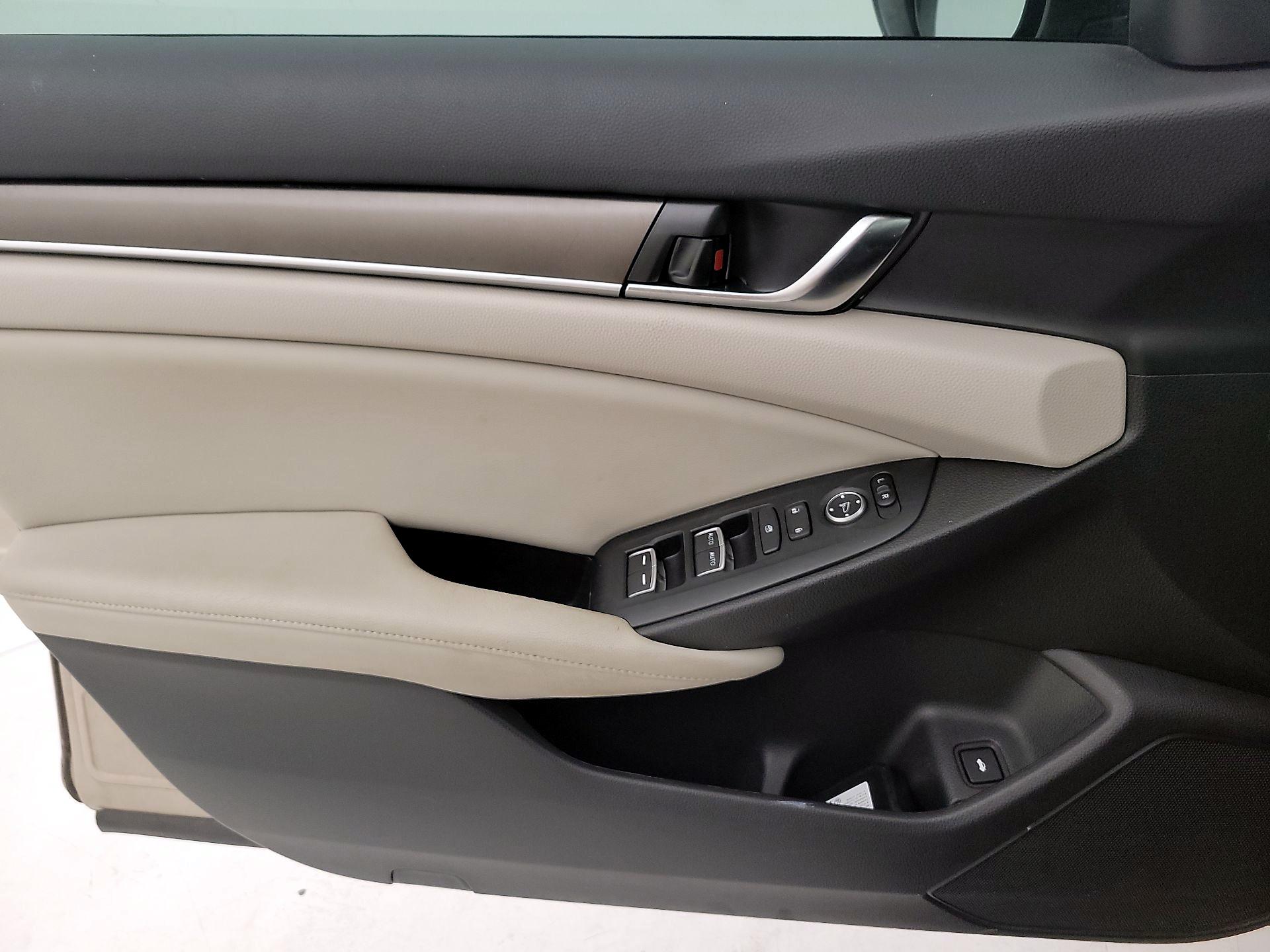 Thumbnail: 2018 Honda Accord - 12