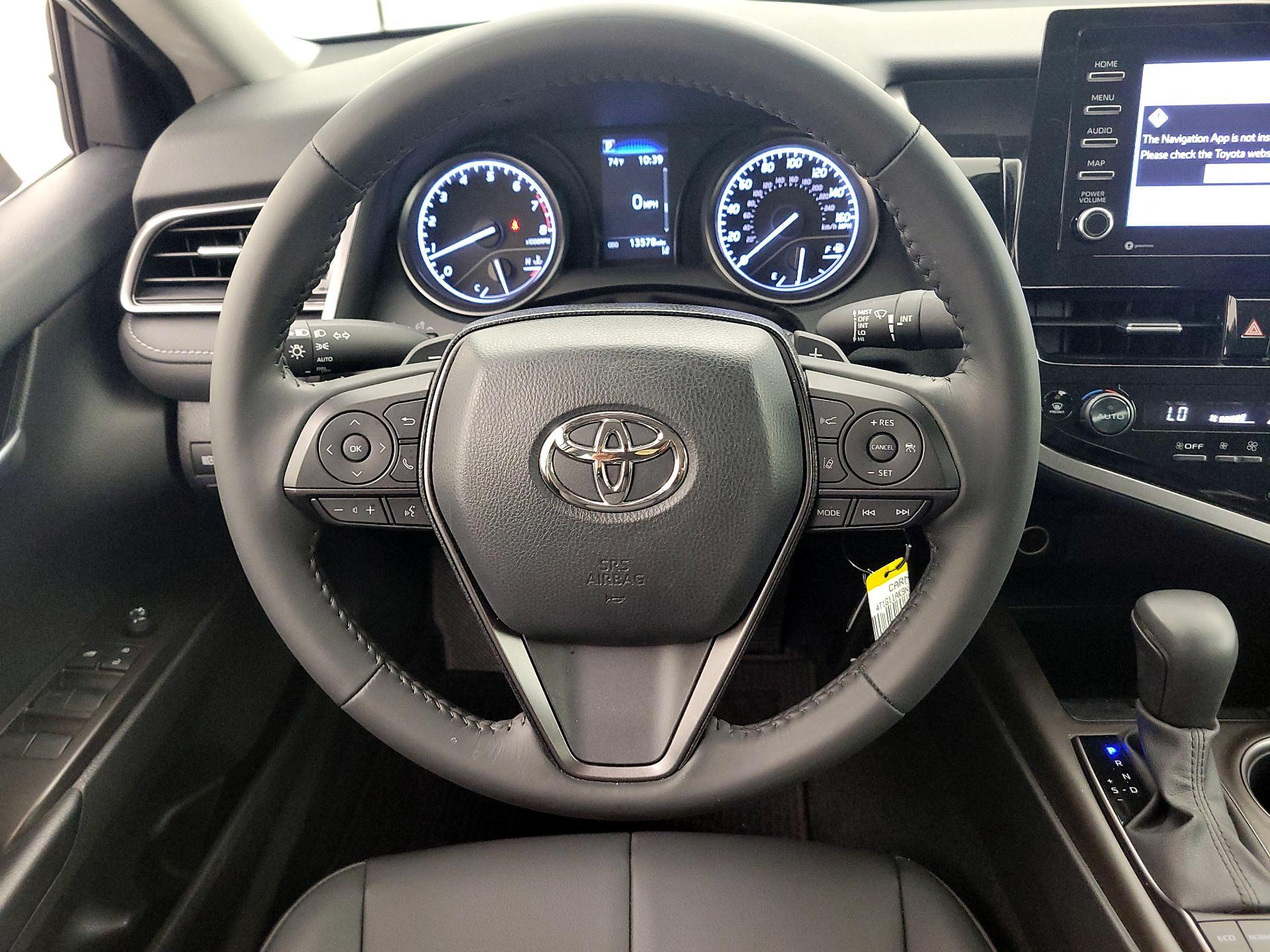 Thumbnail: 2022 Toyota Camry - 10