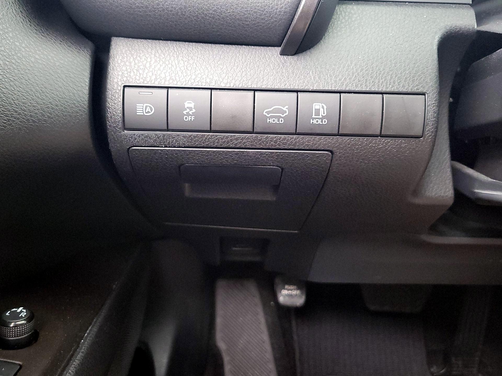 Thumbnail: 2022 Toyota Camry - 13