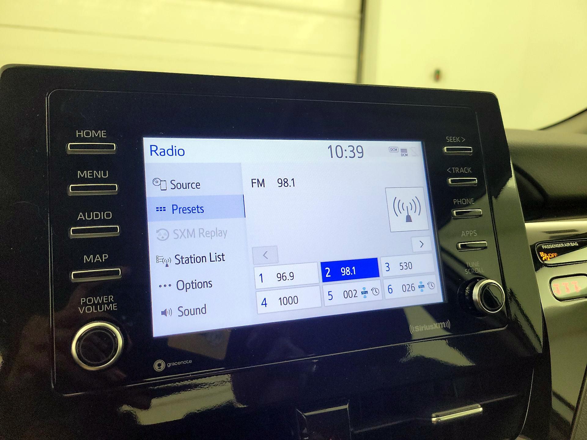 Thumbnail: 2022 Toyota Camry - 15