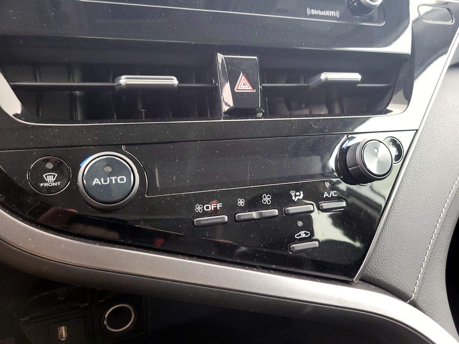 Thumbnail: 2022 Toyota Camry - 16