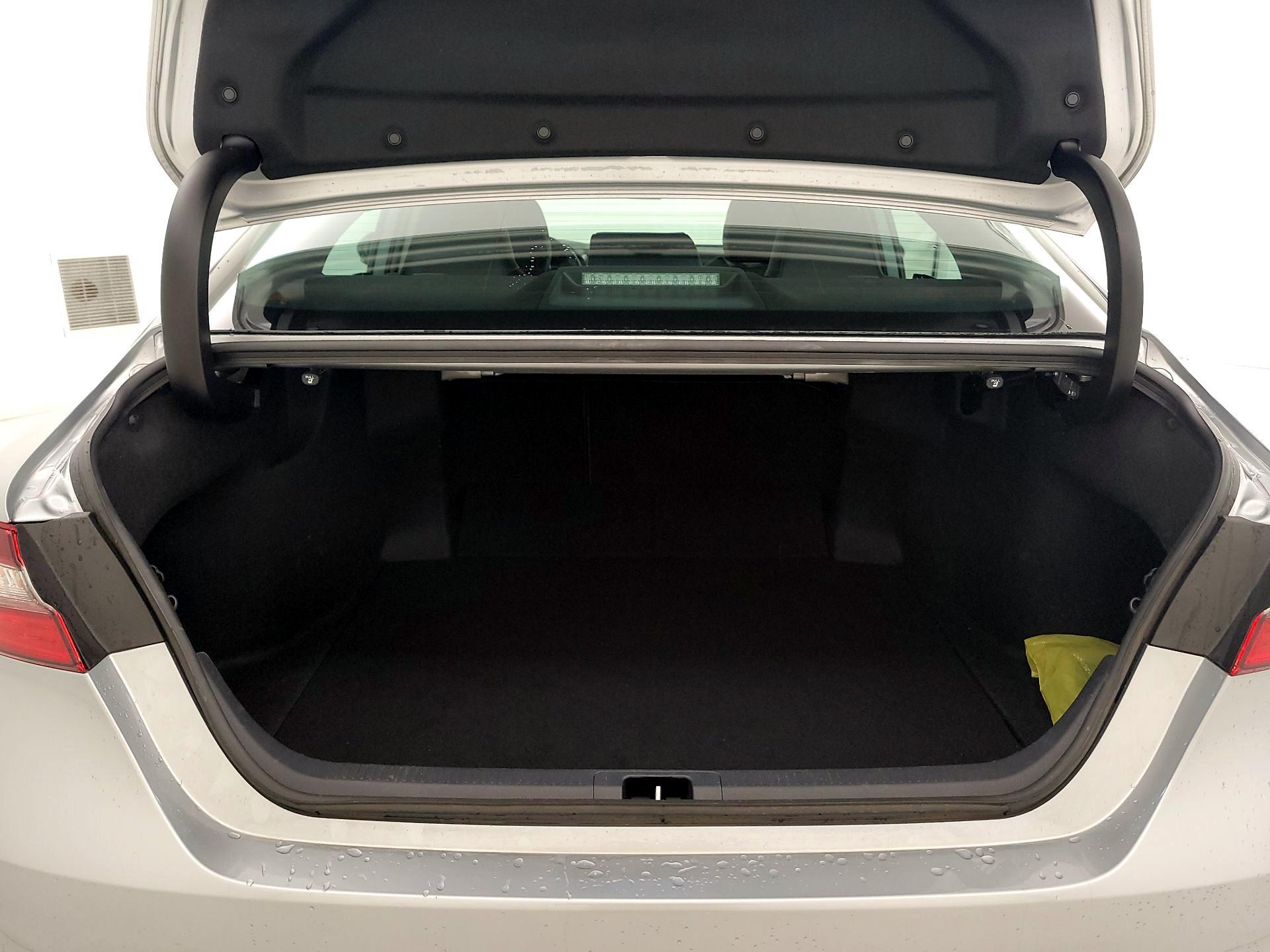 Thumbnail: 2022 Toyota Camry - 20