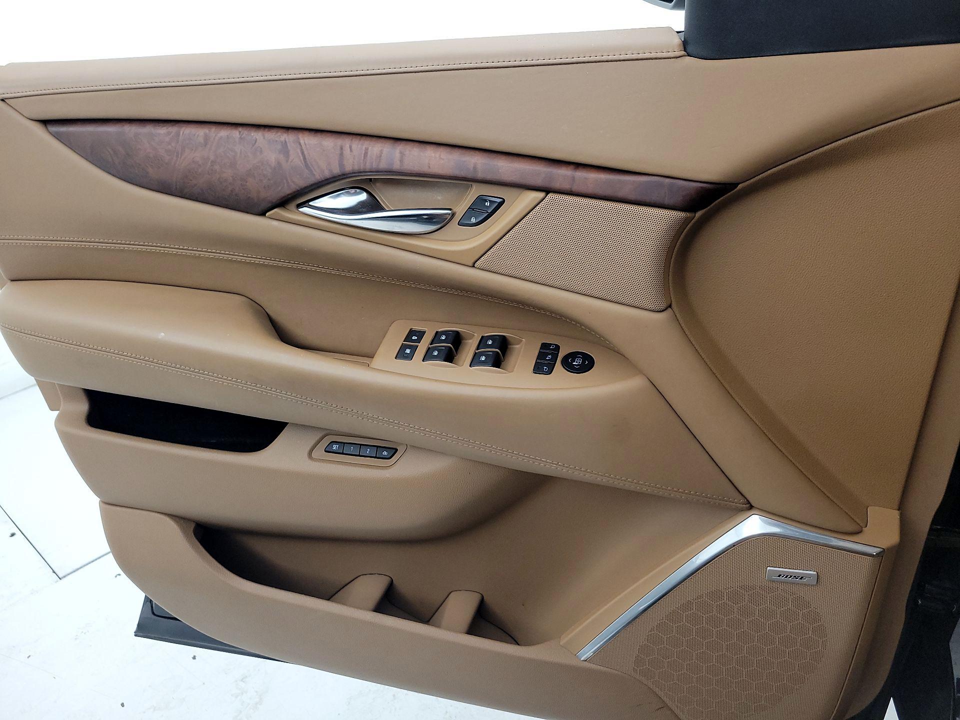 Thumbnail: 2016 Cadillac Escalade - 12