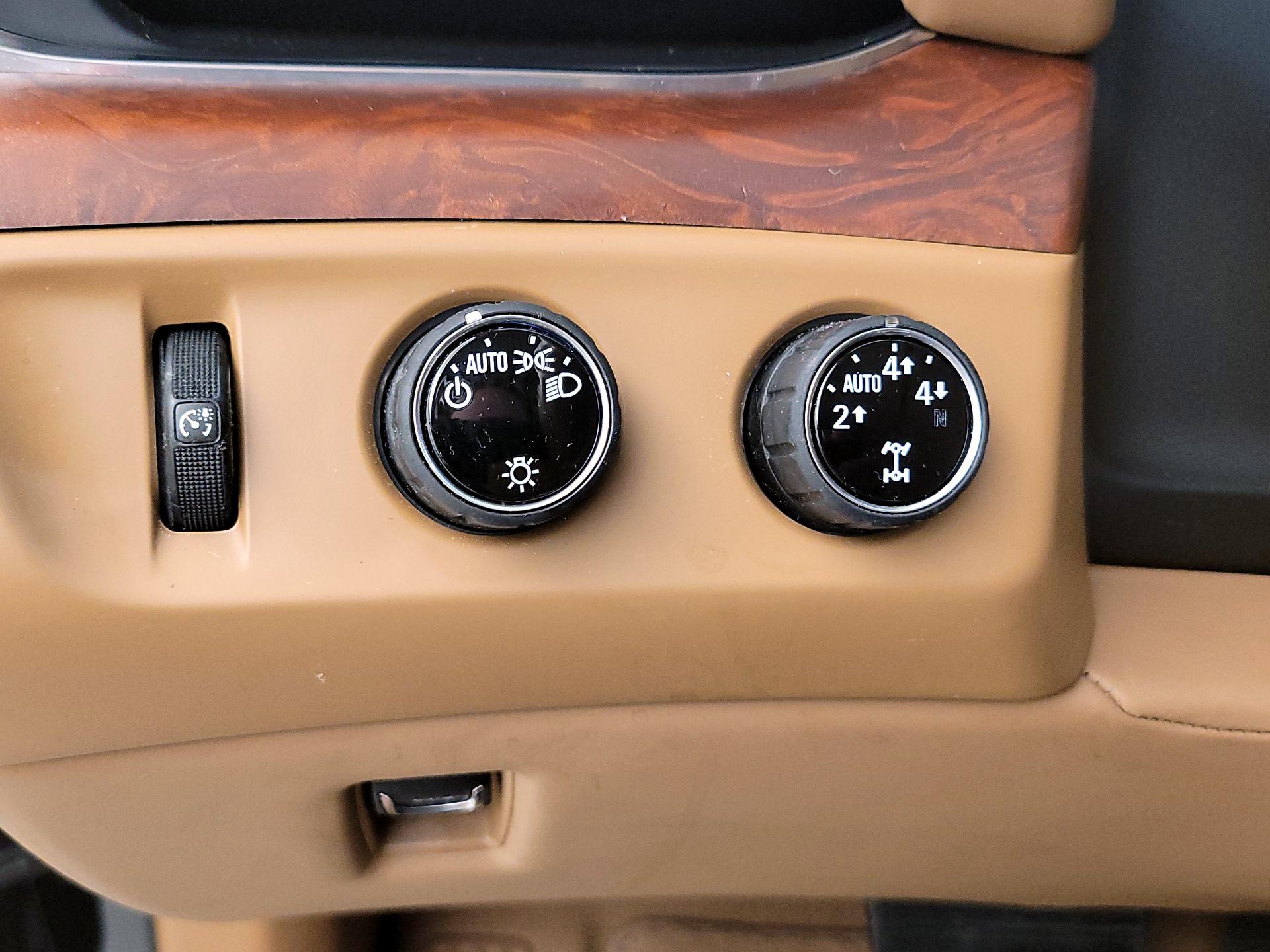 Thumbnail: 2016 Cadillac Escalade - 13