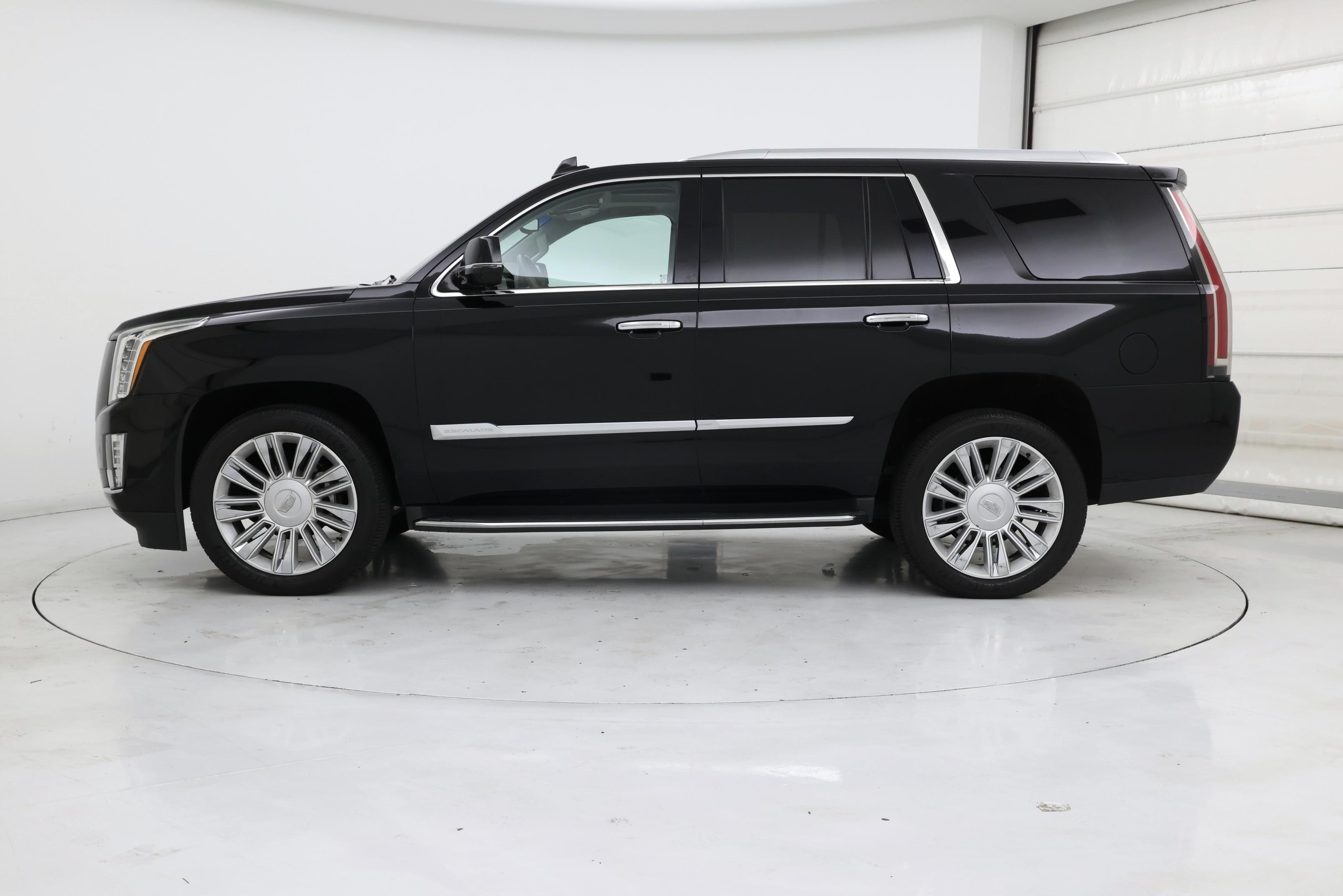 Thumbnail: 2016 Cadillac Escalade - 3