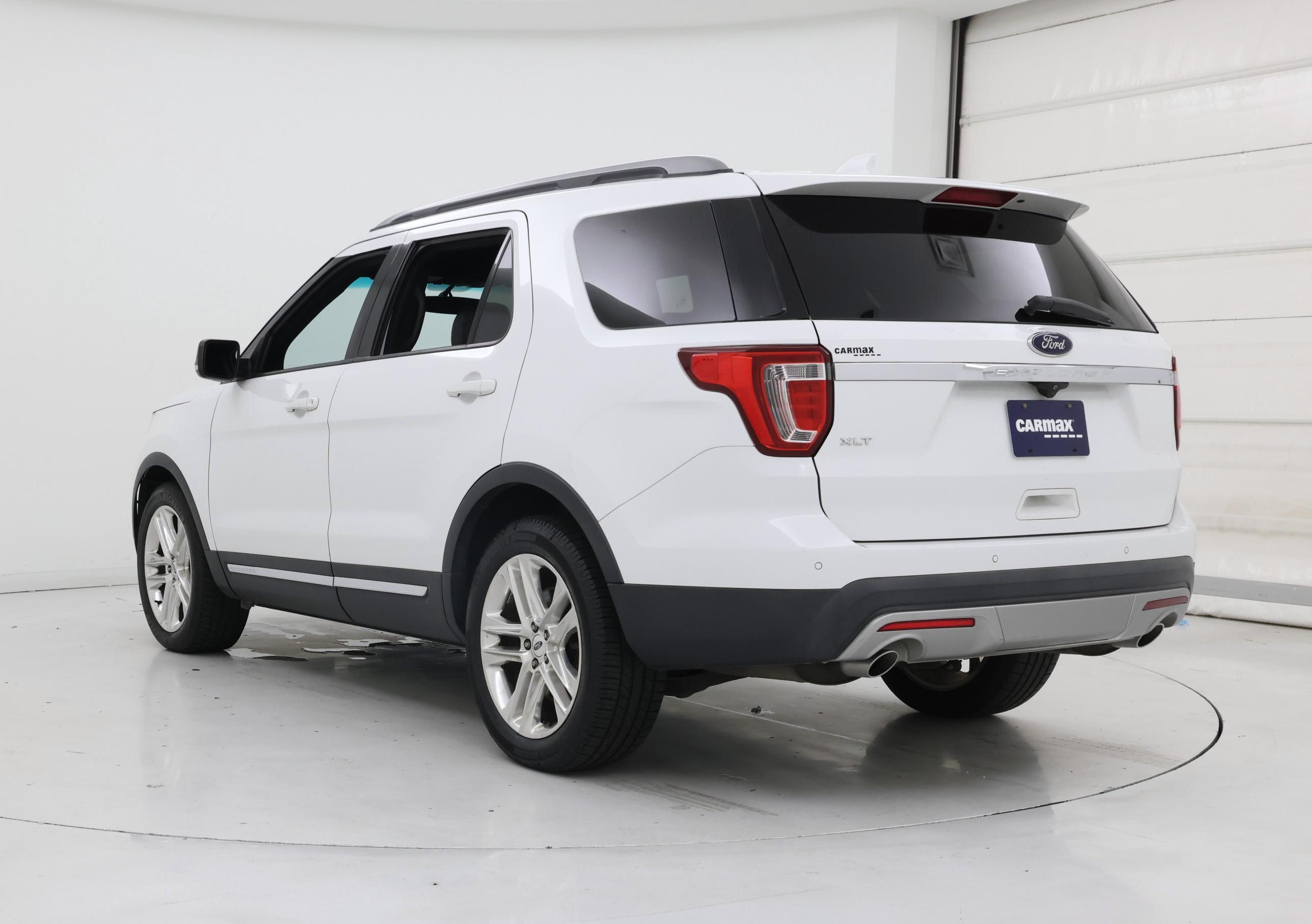 Thumbnail: 2017 Ford Explorer - 2