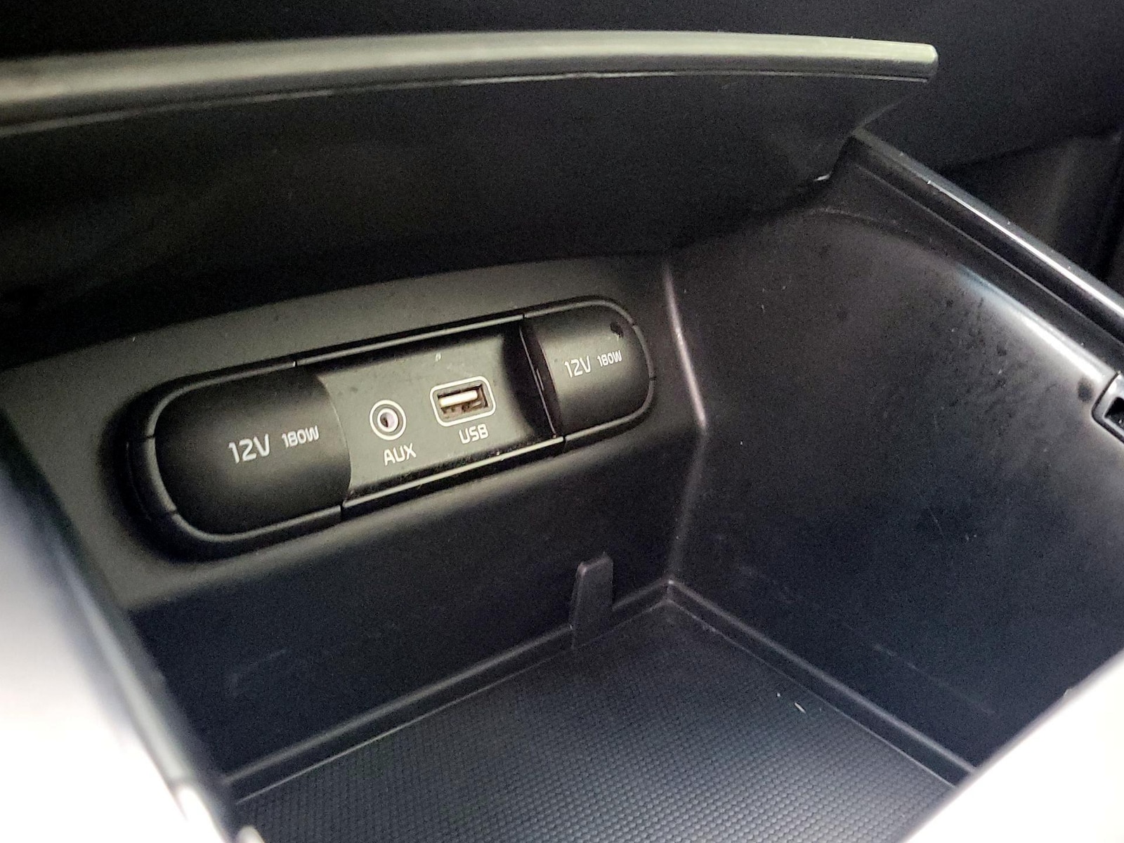 2020 Kia Sorento LX - Photo 19