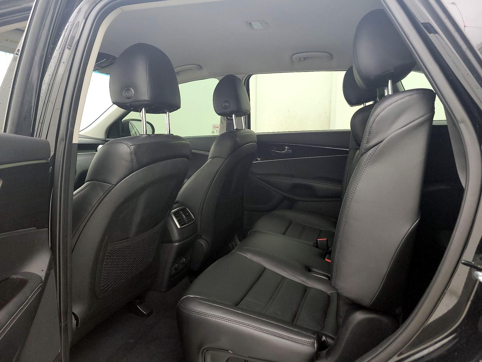 Thumbnail: 2020 Kia Sorento - 19