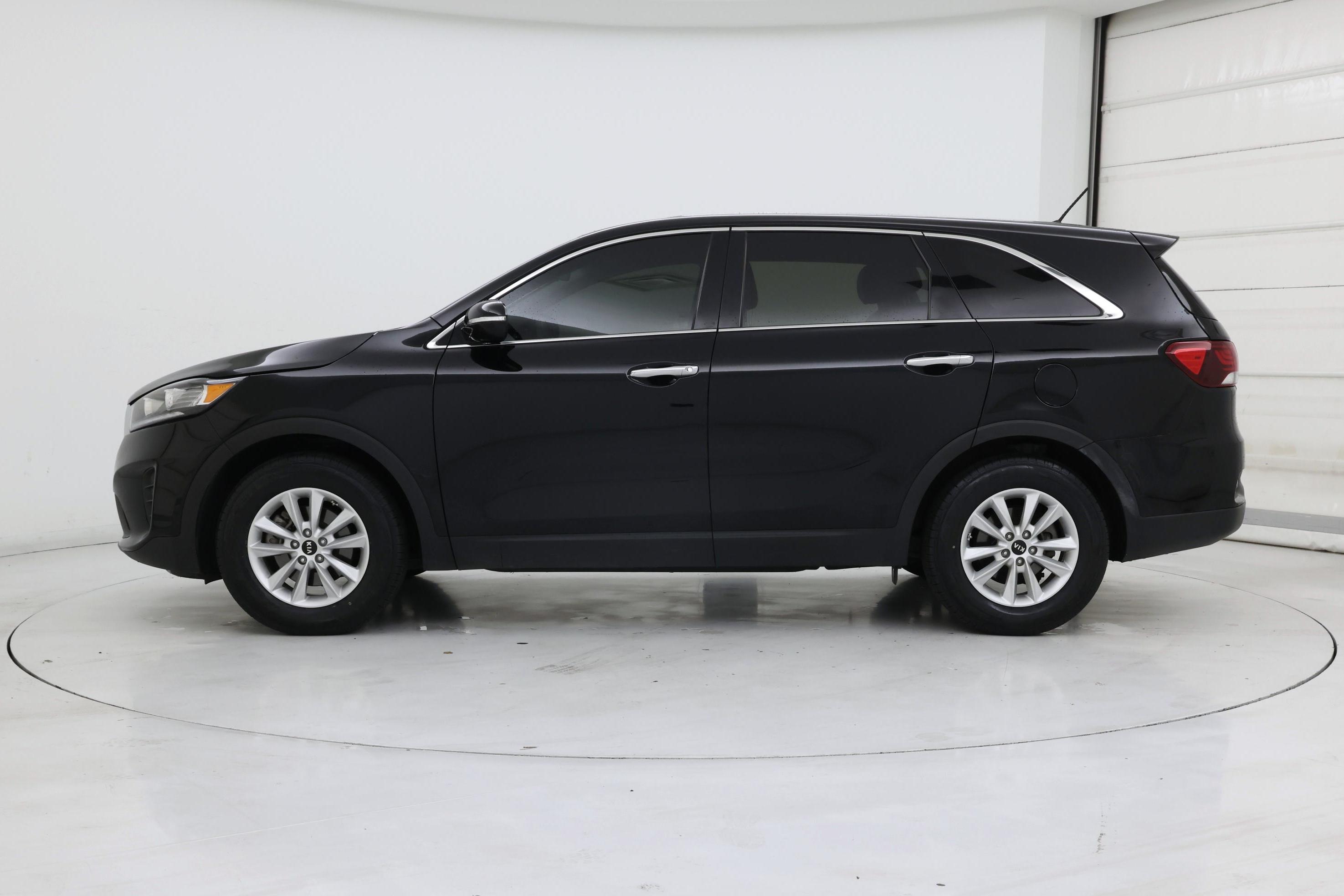 Thumbnail: 2020 Kia Sorento - 3