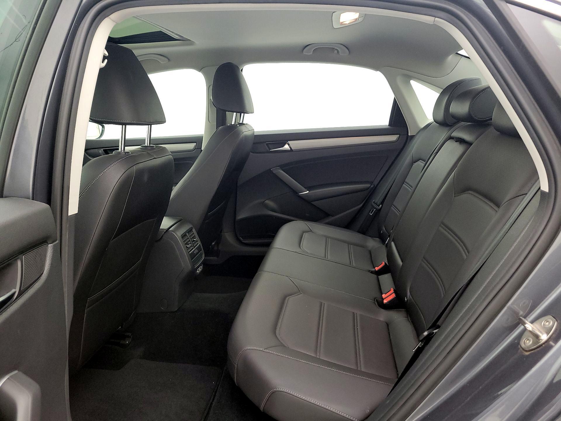 Thumbnail: 2021 Volkswagen Passat - 20
