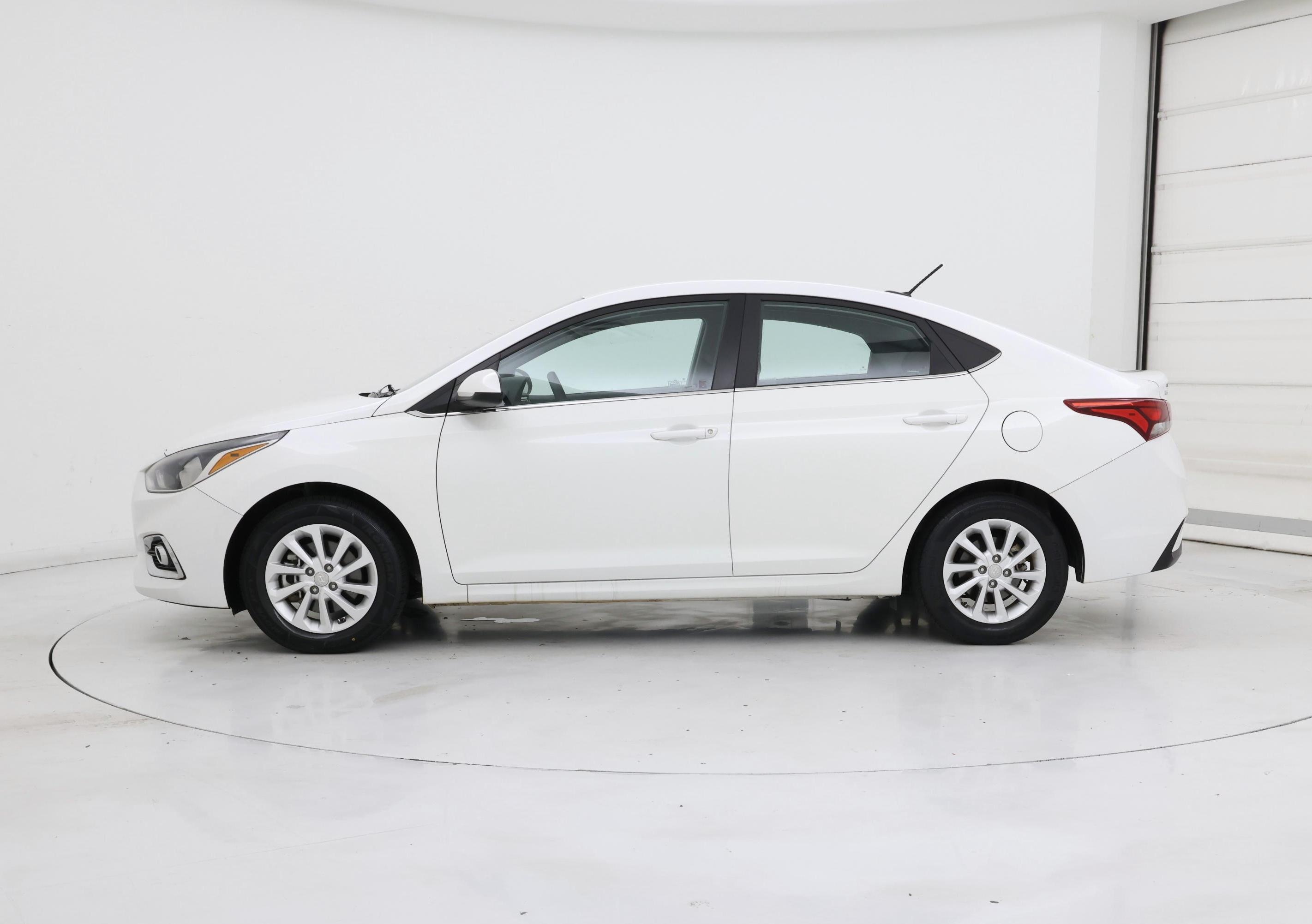Thumbnail: 2021 Hyundai Accent - 3