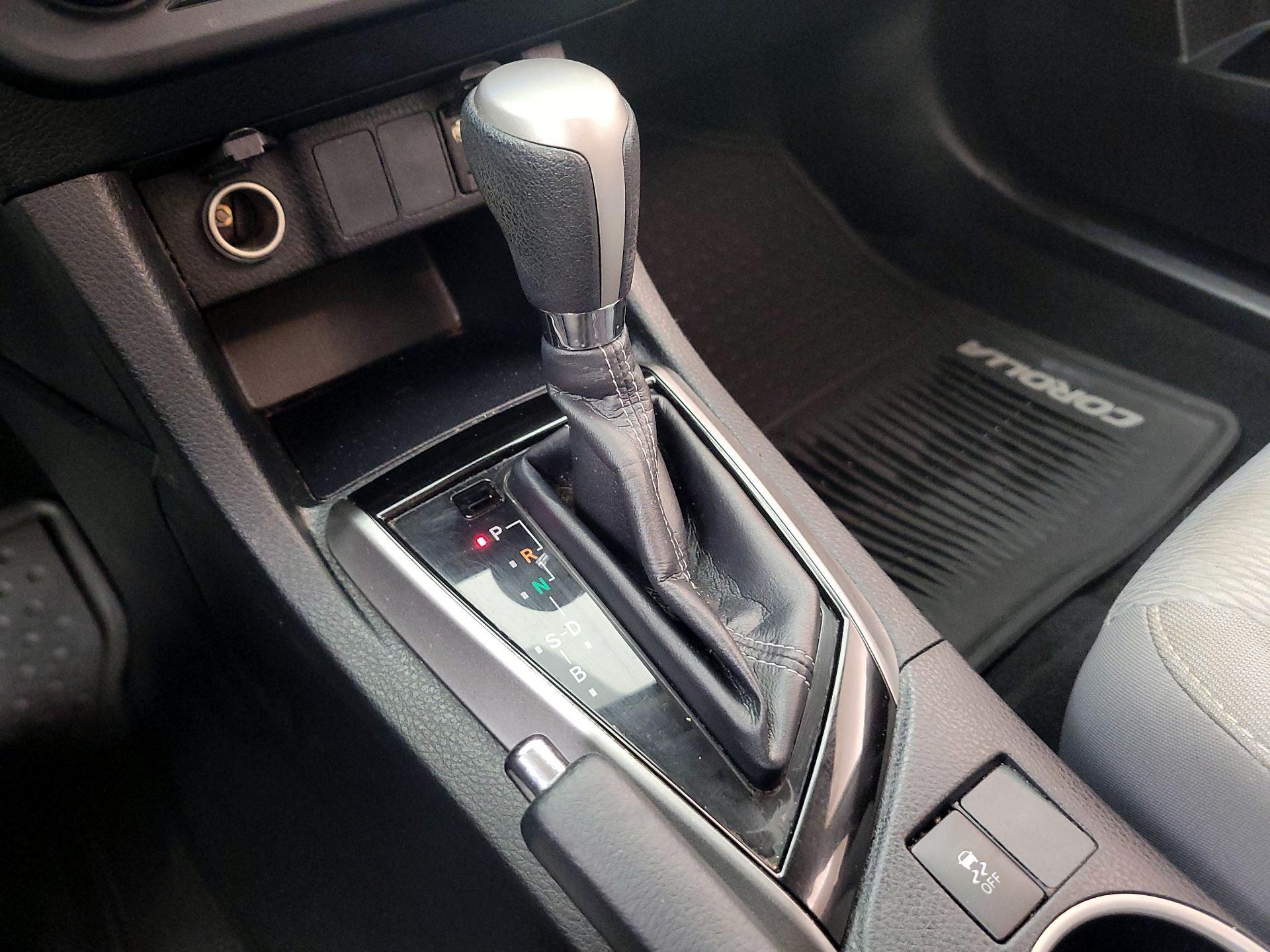 Thumbnail: 2016 Toyota Corolla - 17