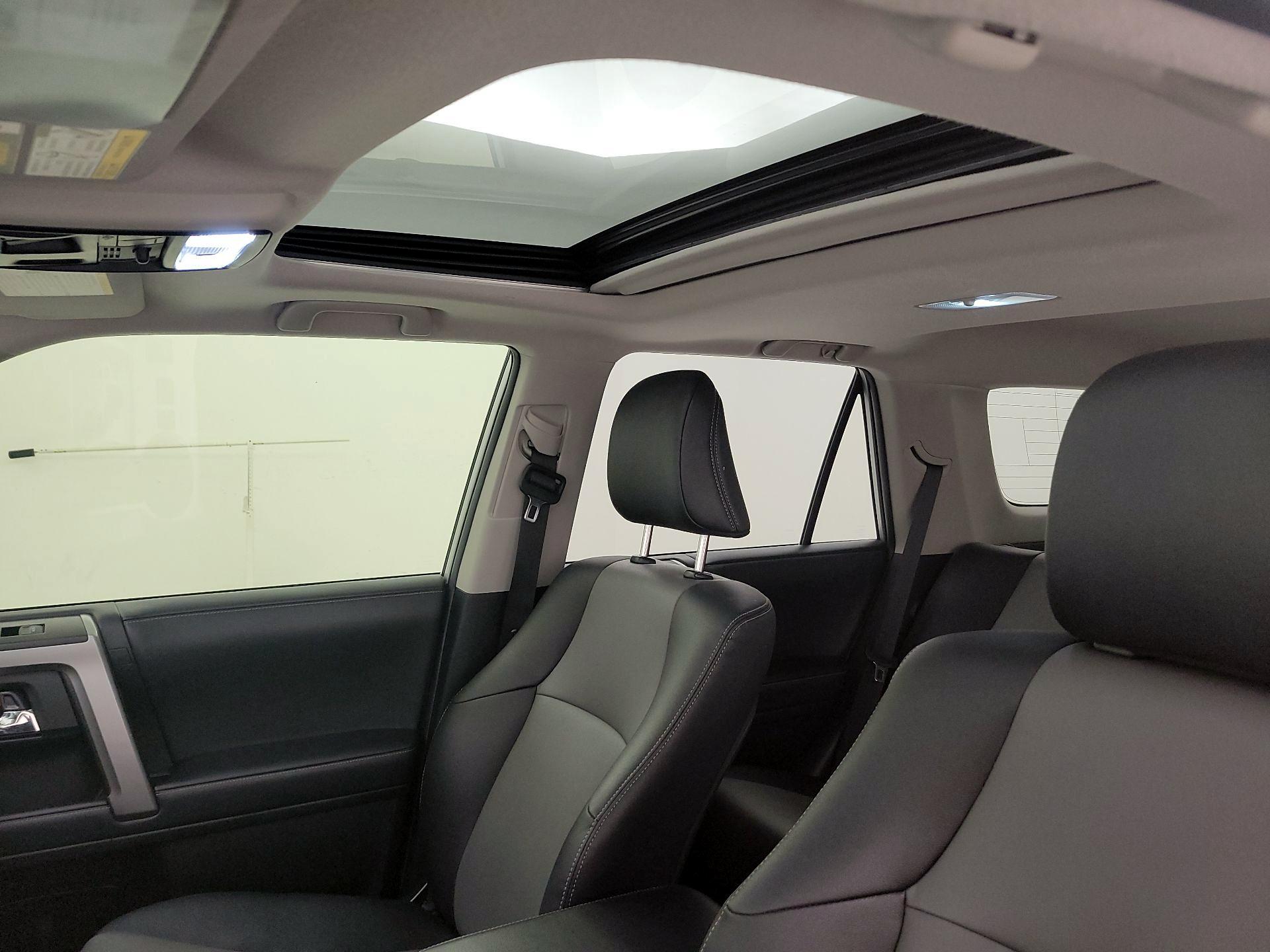 Thumbnail: 2022 Toyota 4Runner - 20