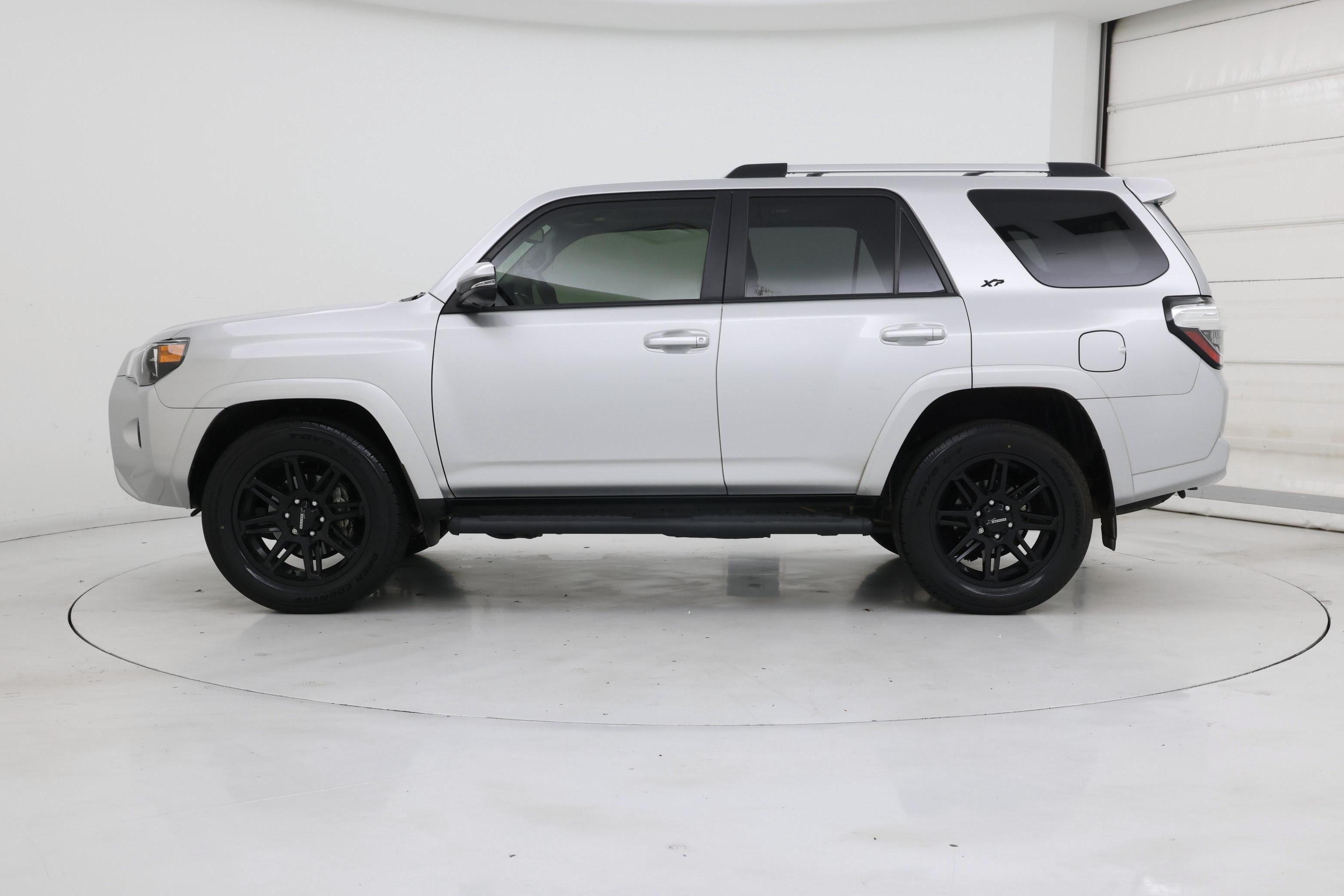 Thumbnail: 2022 Toyota 4Runner - 3