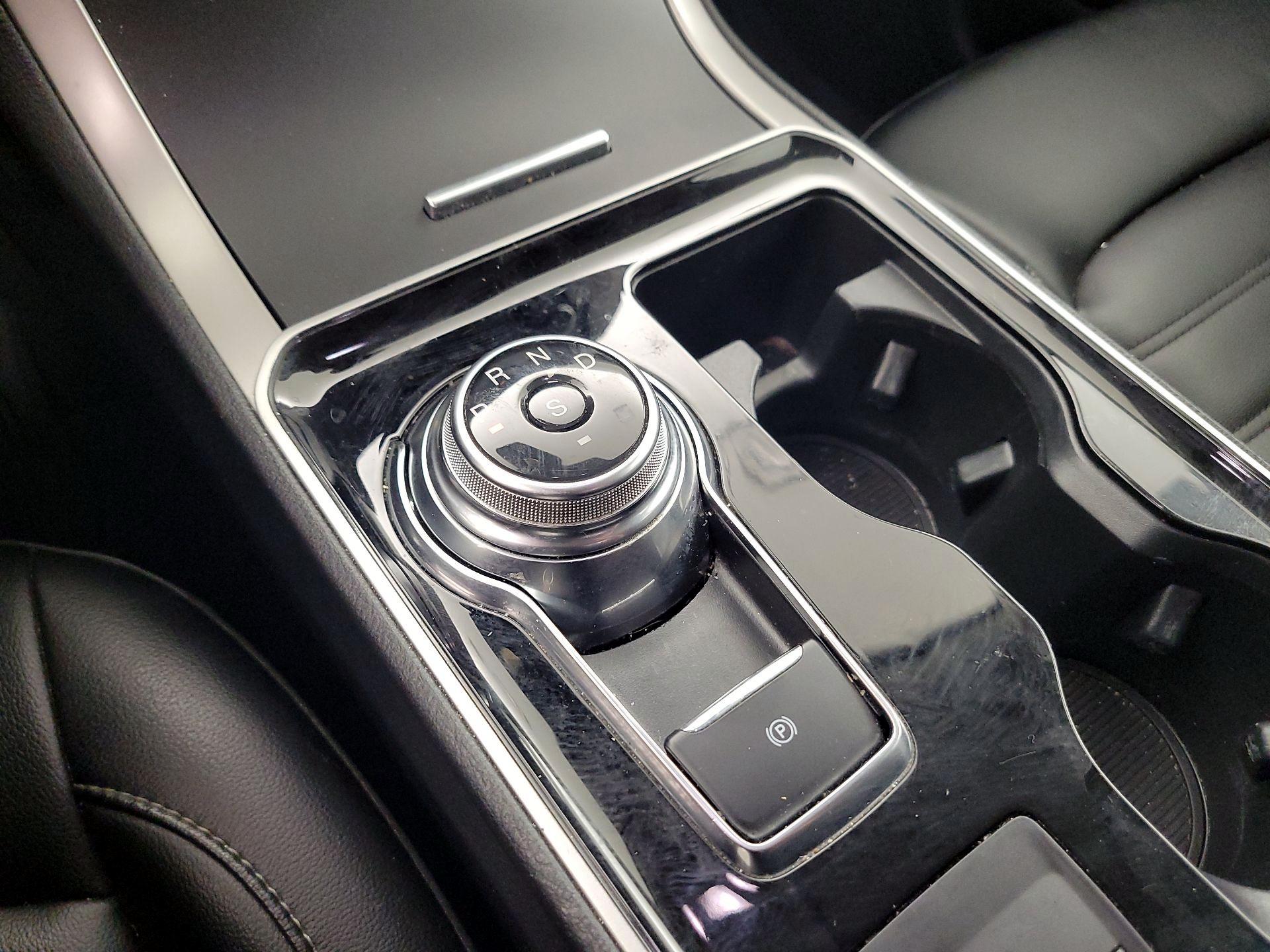 Thumbnail: 2020 Ford Edge - 17