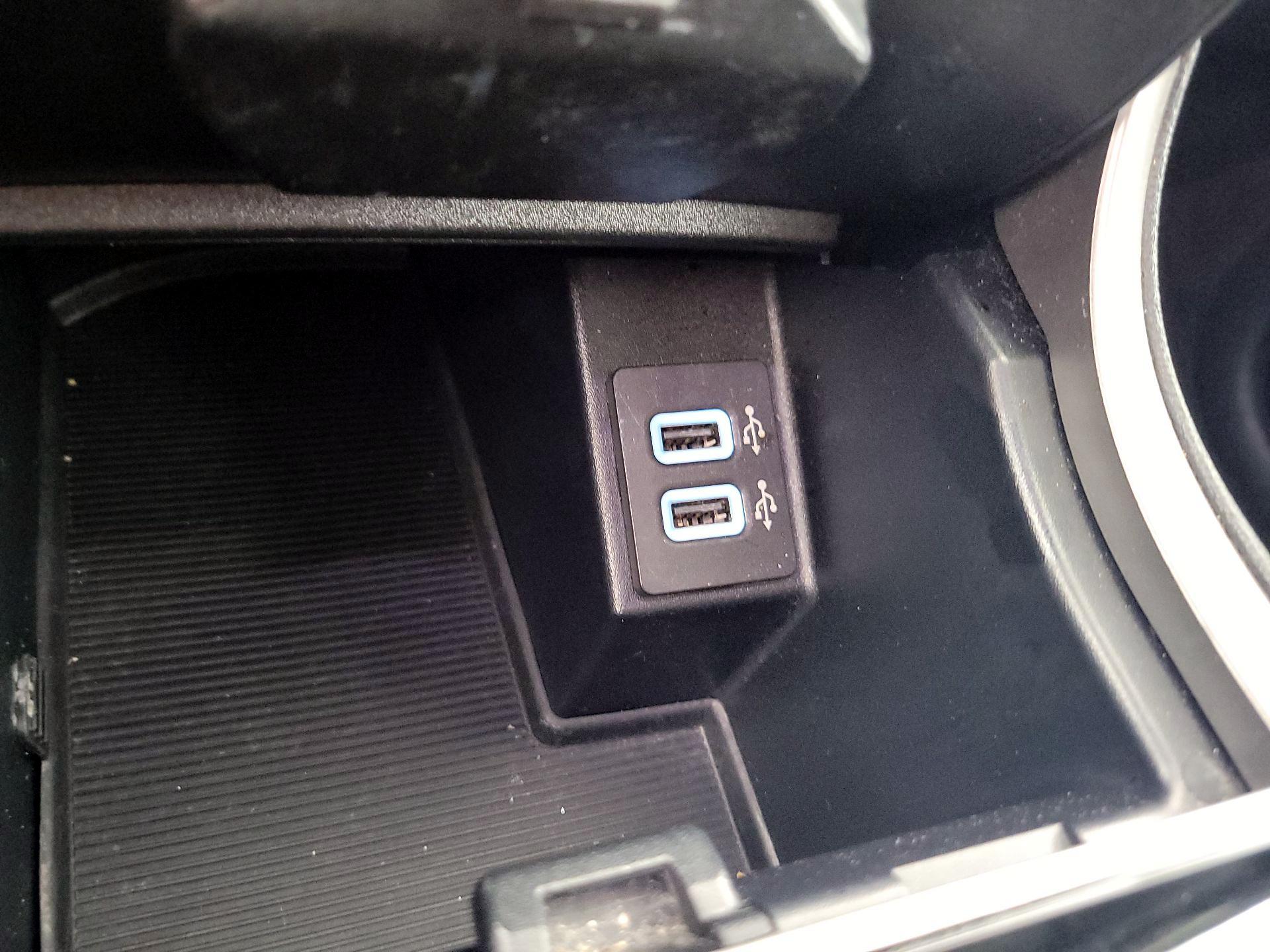 Thumbnail: 2020 Ford Edge - 18