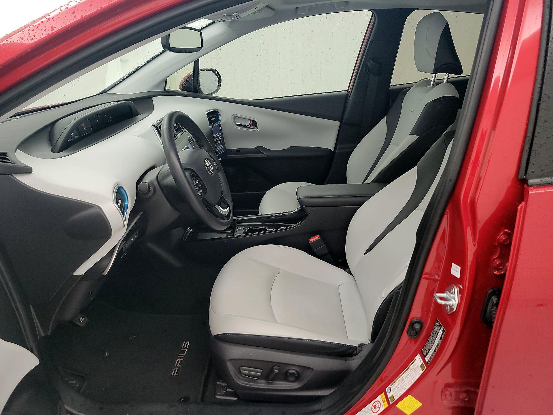 Thumbnail: 2021 Toyota Prius - 11