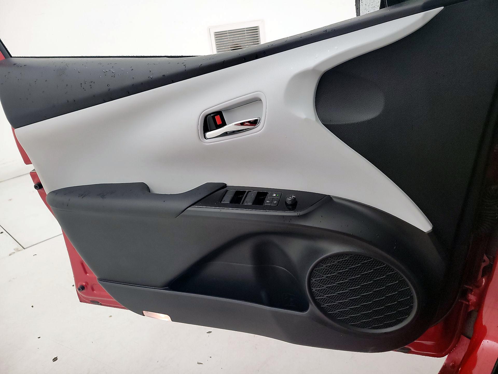 Thumbnail: 2021 Toyota Prius - 12