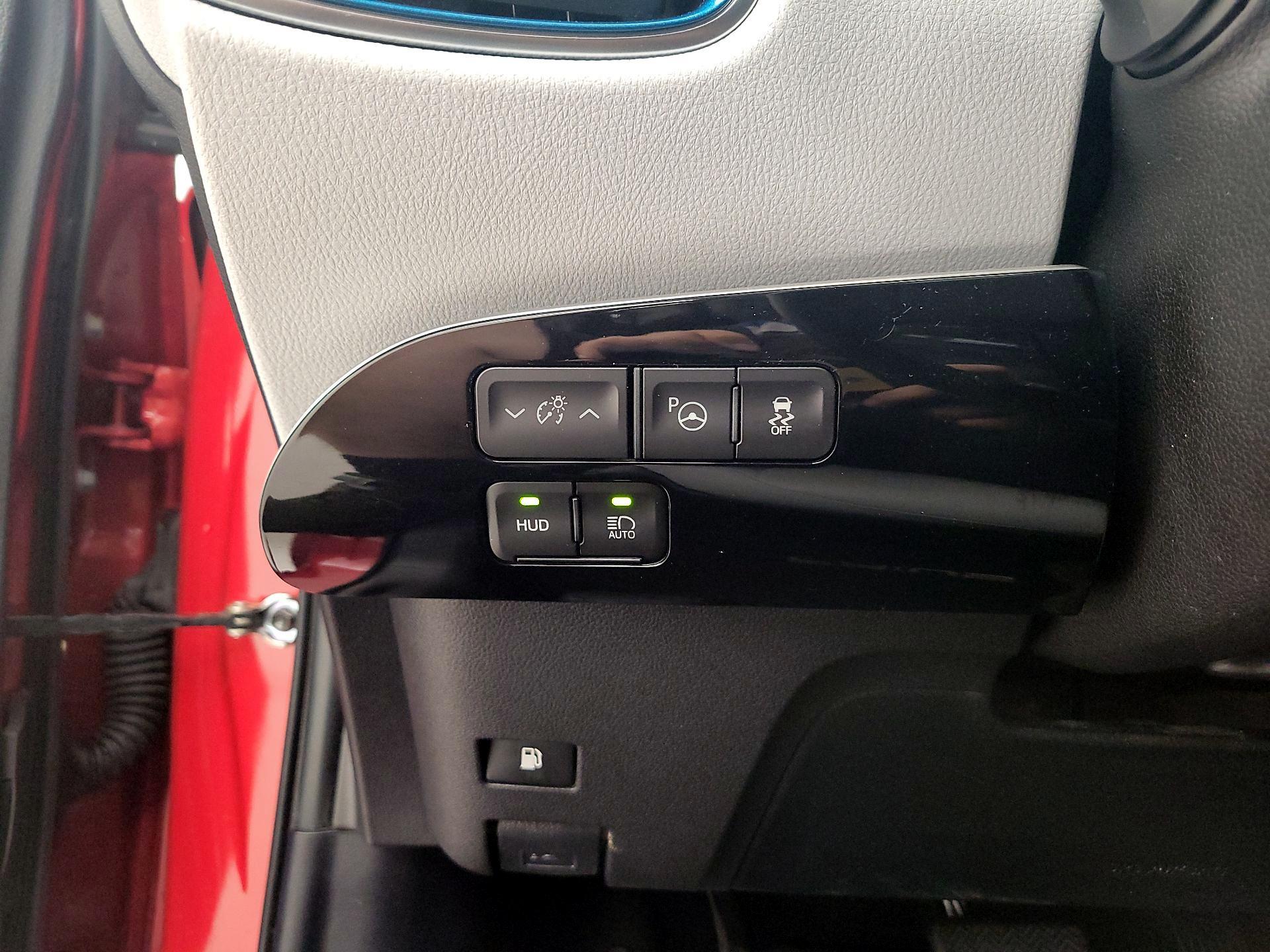 Thumbnail: 2021 Toyota Prius - 13