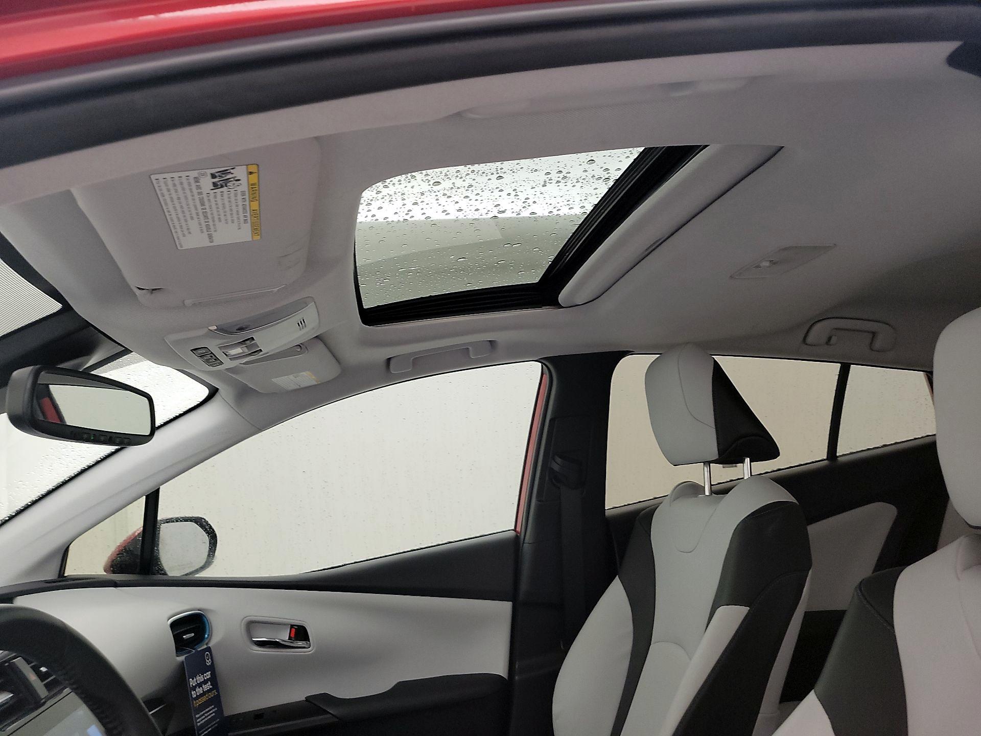 Thumbnail: 2021 Toyota Prius - 18