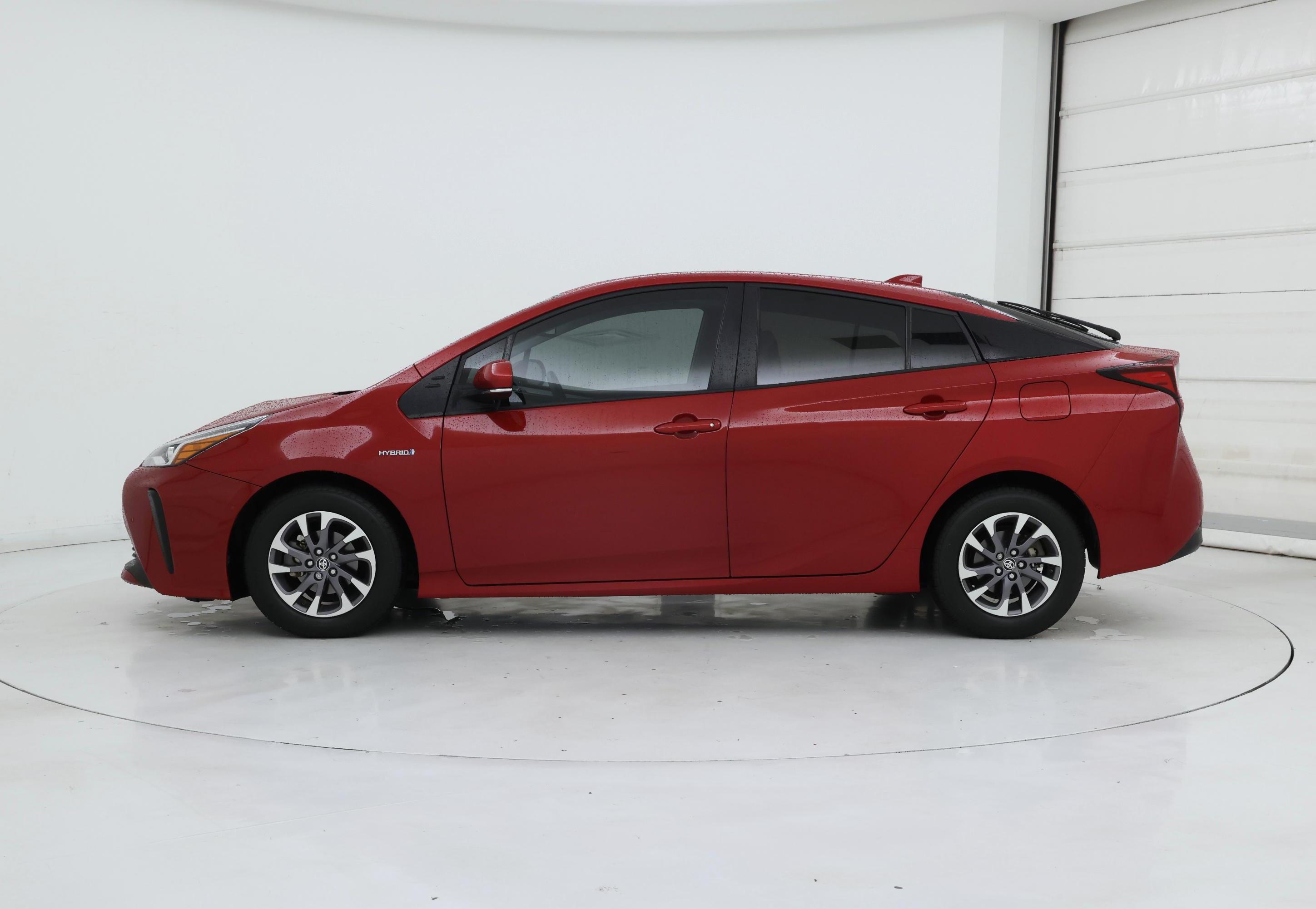 Thumbnail: 2021 Toyota Prius - 3