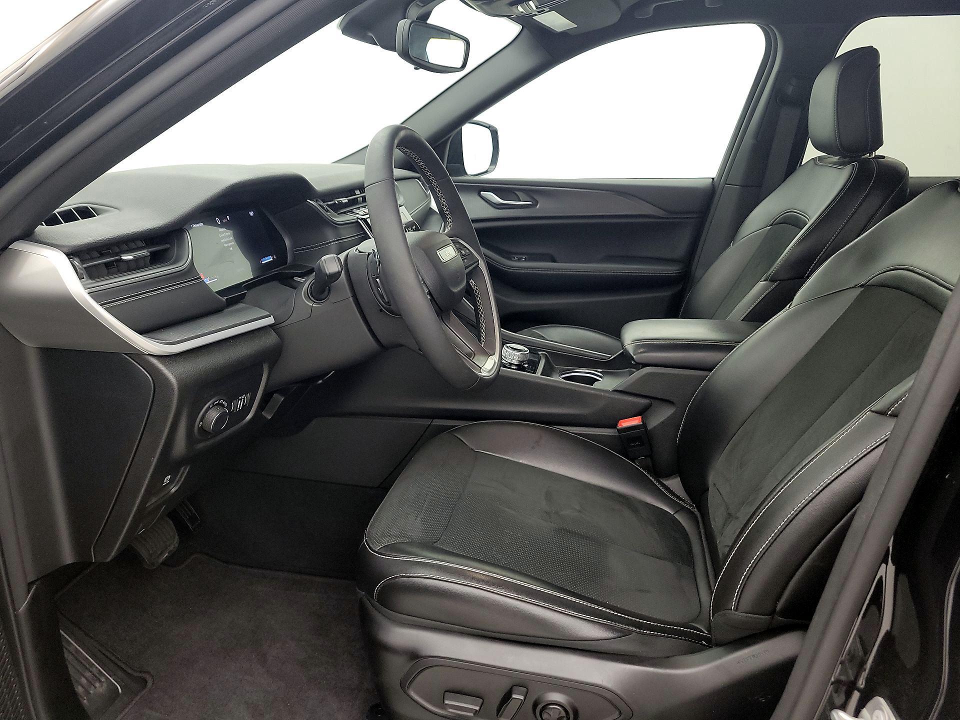 Thumbnail: 2024 Jeep Grand Cherokee - 11