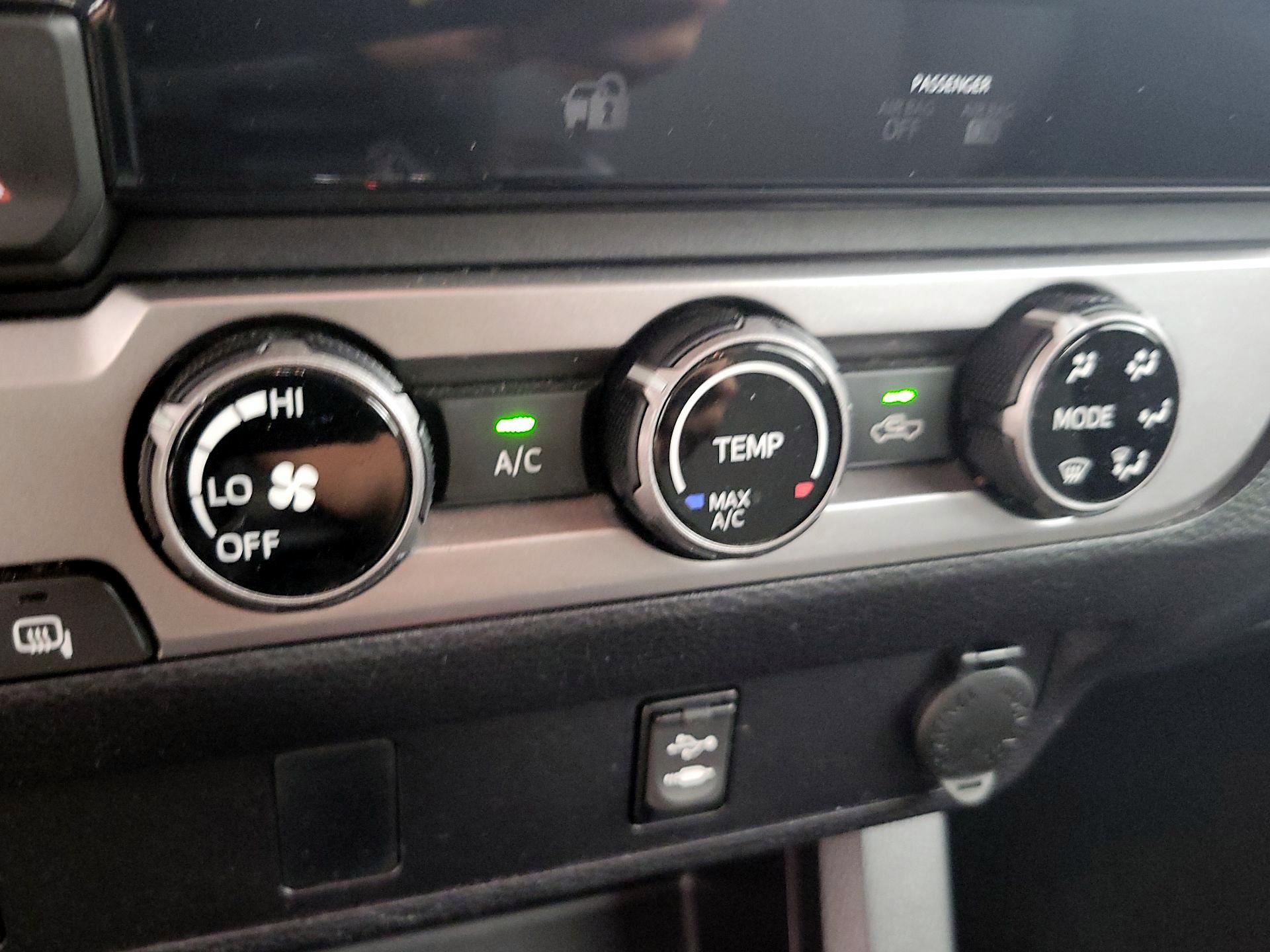 Thumbnail: 2016 Toyota Tacoma - 16