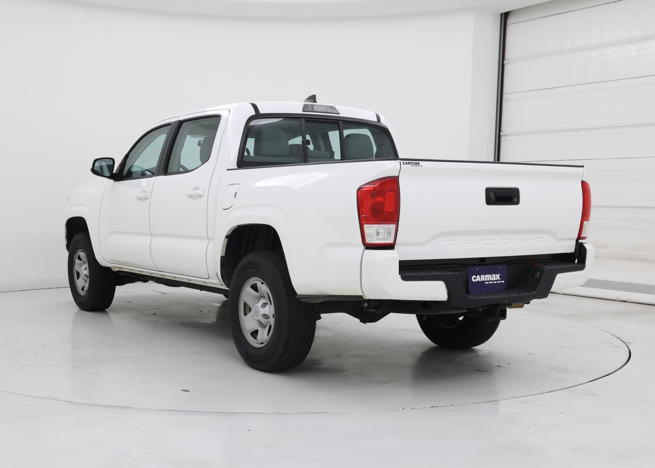 Thumbnail: 2016 Toyota Tacoma - 2